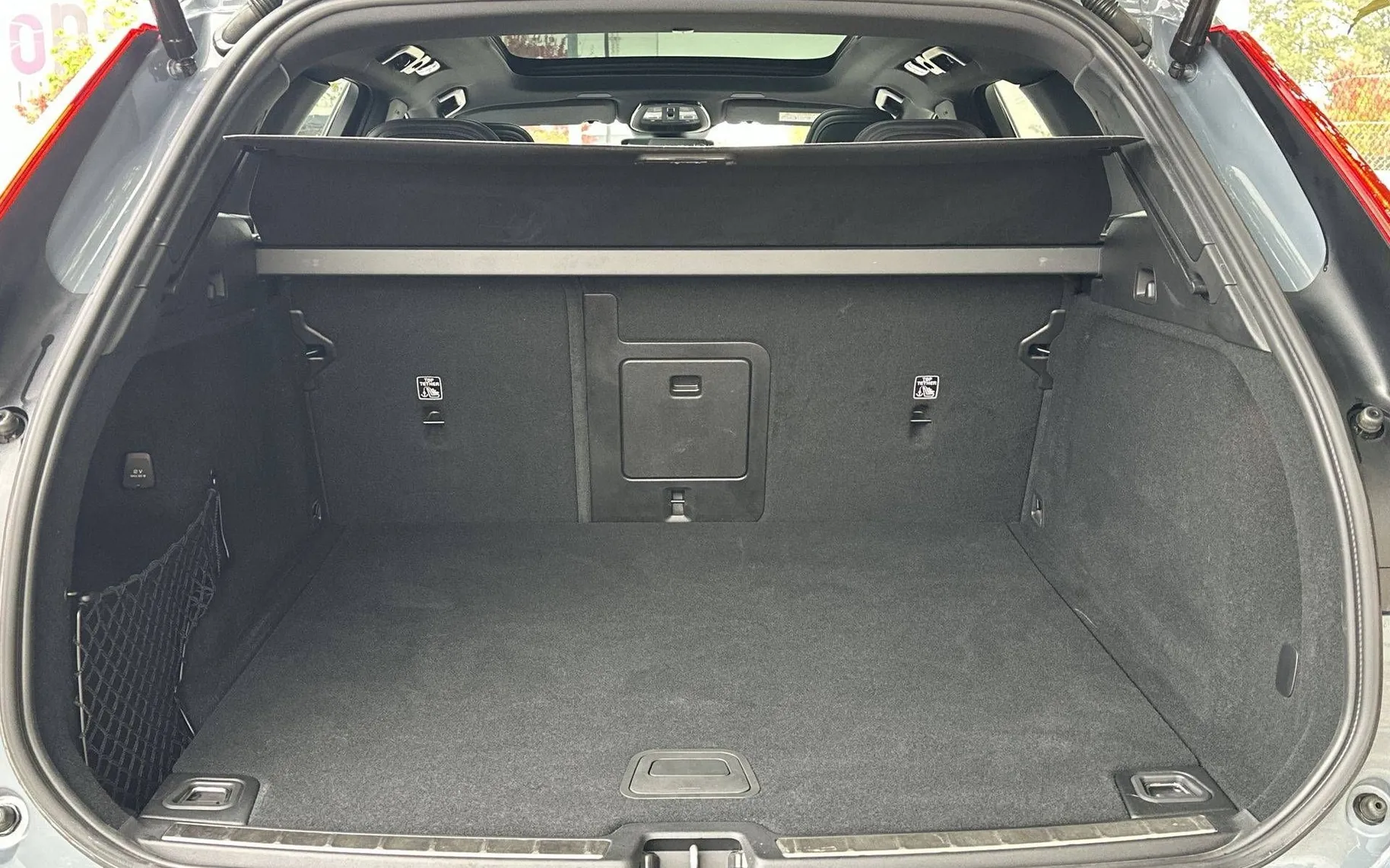 Notranja slika - Volvo XC60 - B4 D AWD Ultimate Dark Avt. - 12