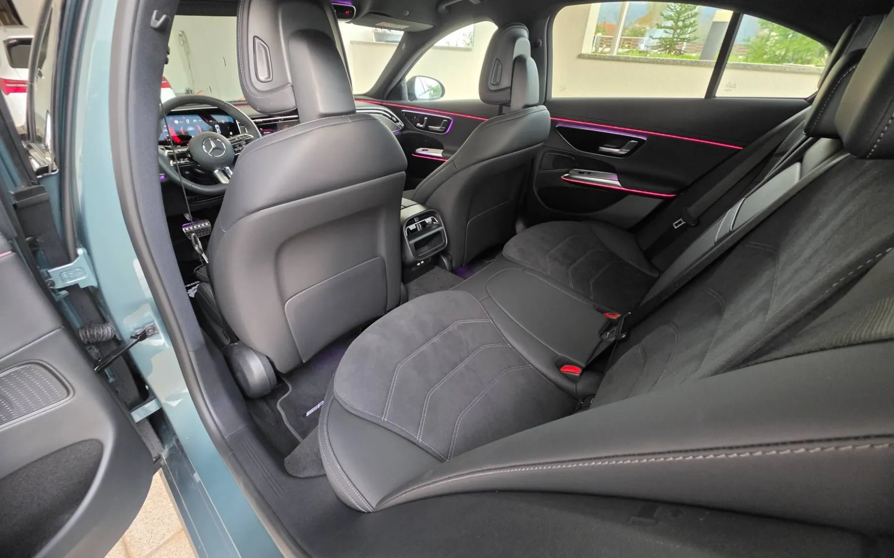 Notranja slika - Mercedes-Benz E-Razred - E 220 d AMG Line |VIRTUAL|WEBASTO|KLJUKA|RADAR|A19 - 10