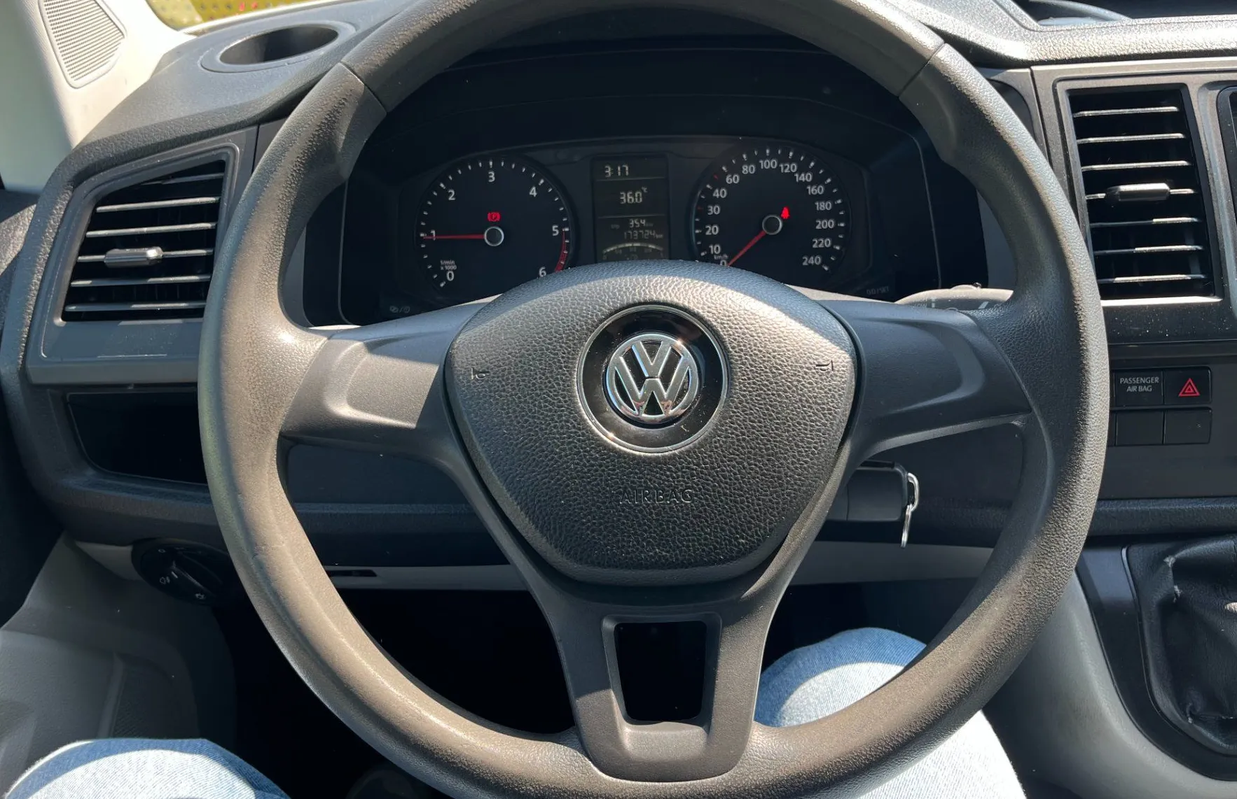 Zunanja slika - VW Transporter - T6 Kombi 2.0 TDI DMR VZR. KAM. 2X PDC - 11