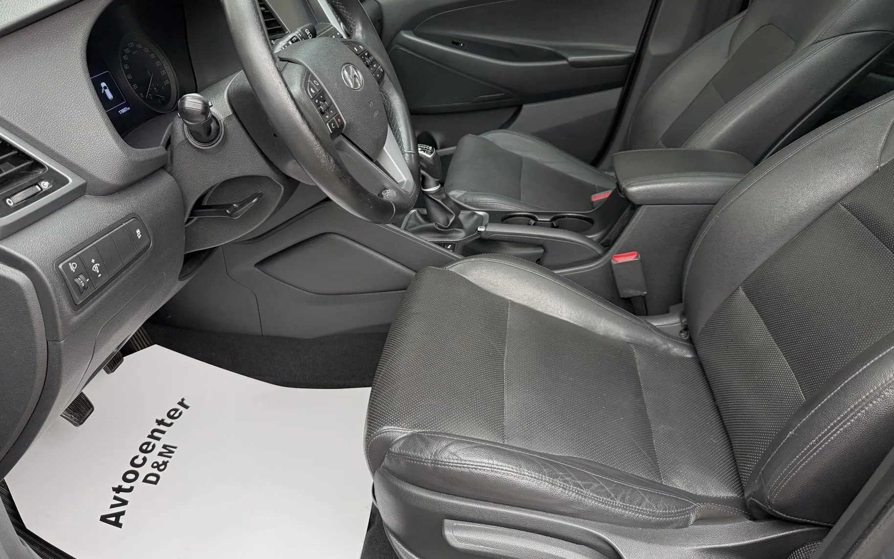 Zunanja slika - Hyundai Tucson - 1.7 CRDI|P4NORAMA|KAMERA|VLEČNA KLJUKA|17COL - 8