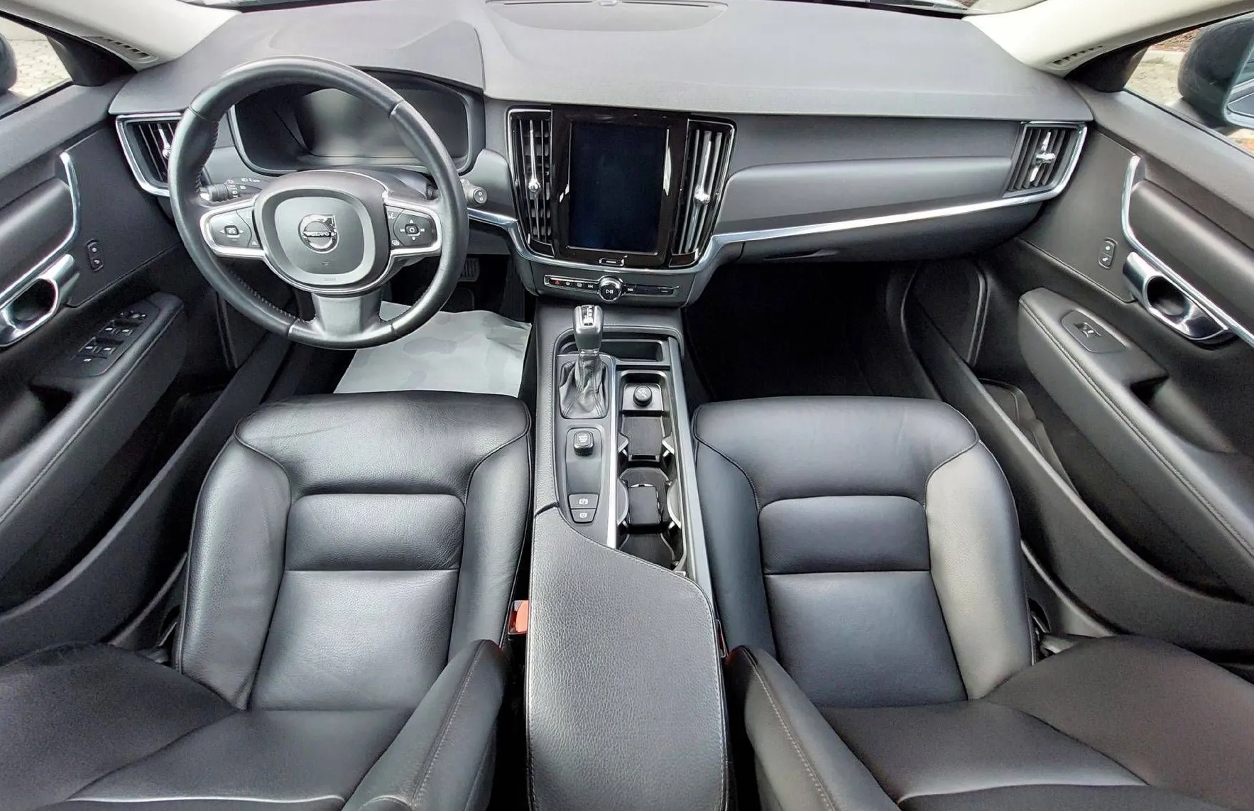 Zunanja slika - Volvo V90 - D3 Kinetic - 6