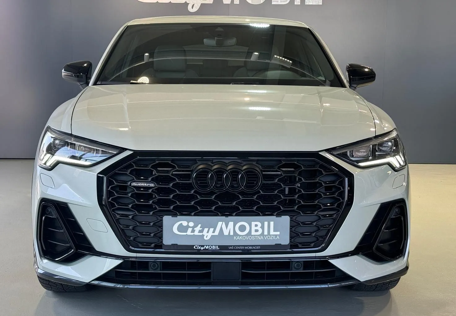 Zunanja slika - Audi Q3 - Sportback 45TFSI-QUATTRO-S LINE-EDITION1-RADAR-LANE-VIRTUAL - 1