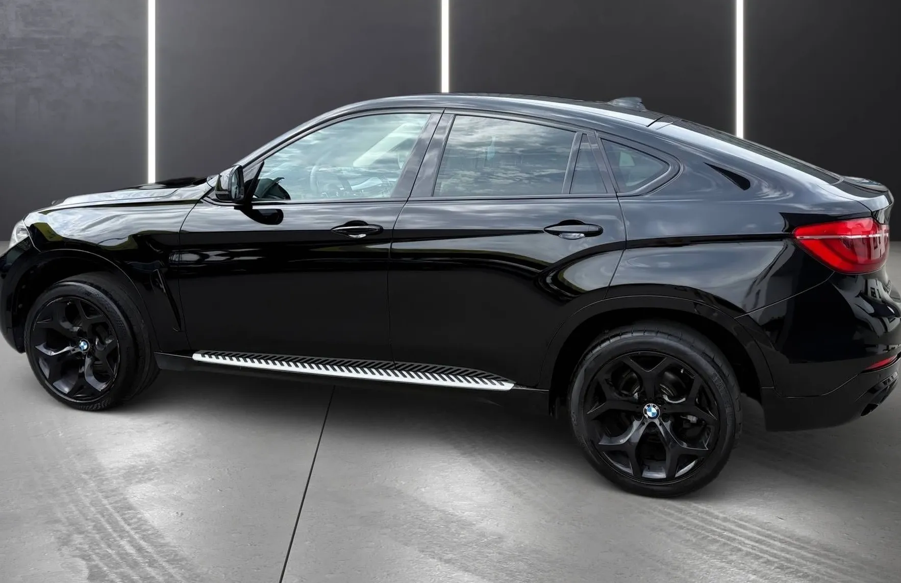 Zunanja slika - BMW X6 - serija :  xDrive 30d LED NAVIGACIJA TEMP PDC VIRTUAL TOP - 3