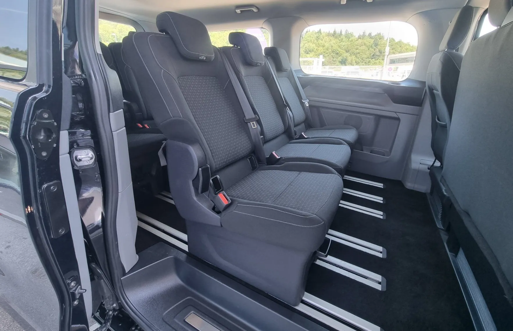 Zunanja slika - Ford Tourneo - Custom 2.0 TDCi TREND L2 - 9 SEDEŽEV - TOP OPREMA - 10