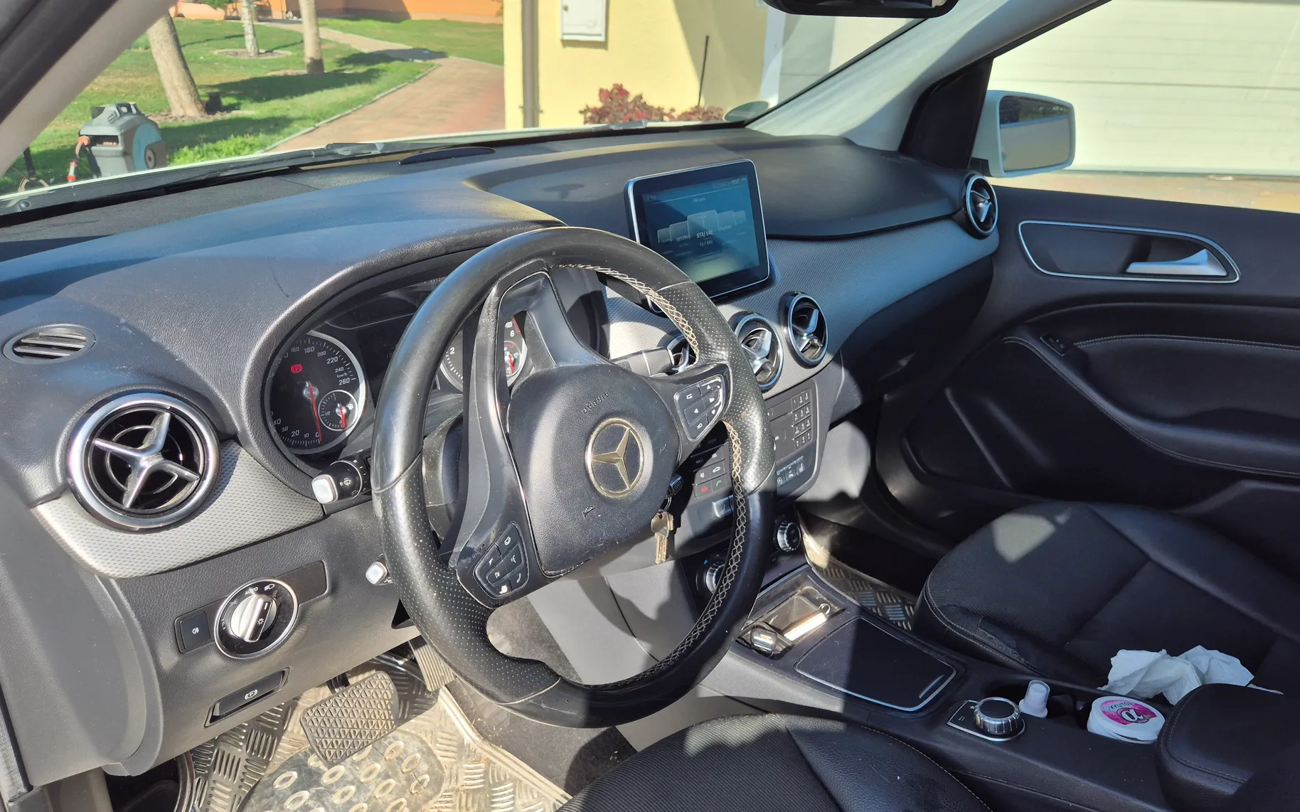 Notranja slika - Mercedes-Benz B-Razred - M212P2-MZBCB503.......B/180/CDI - 4