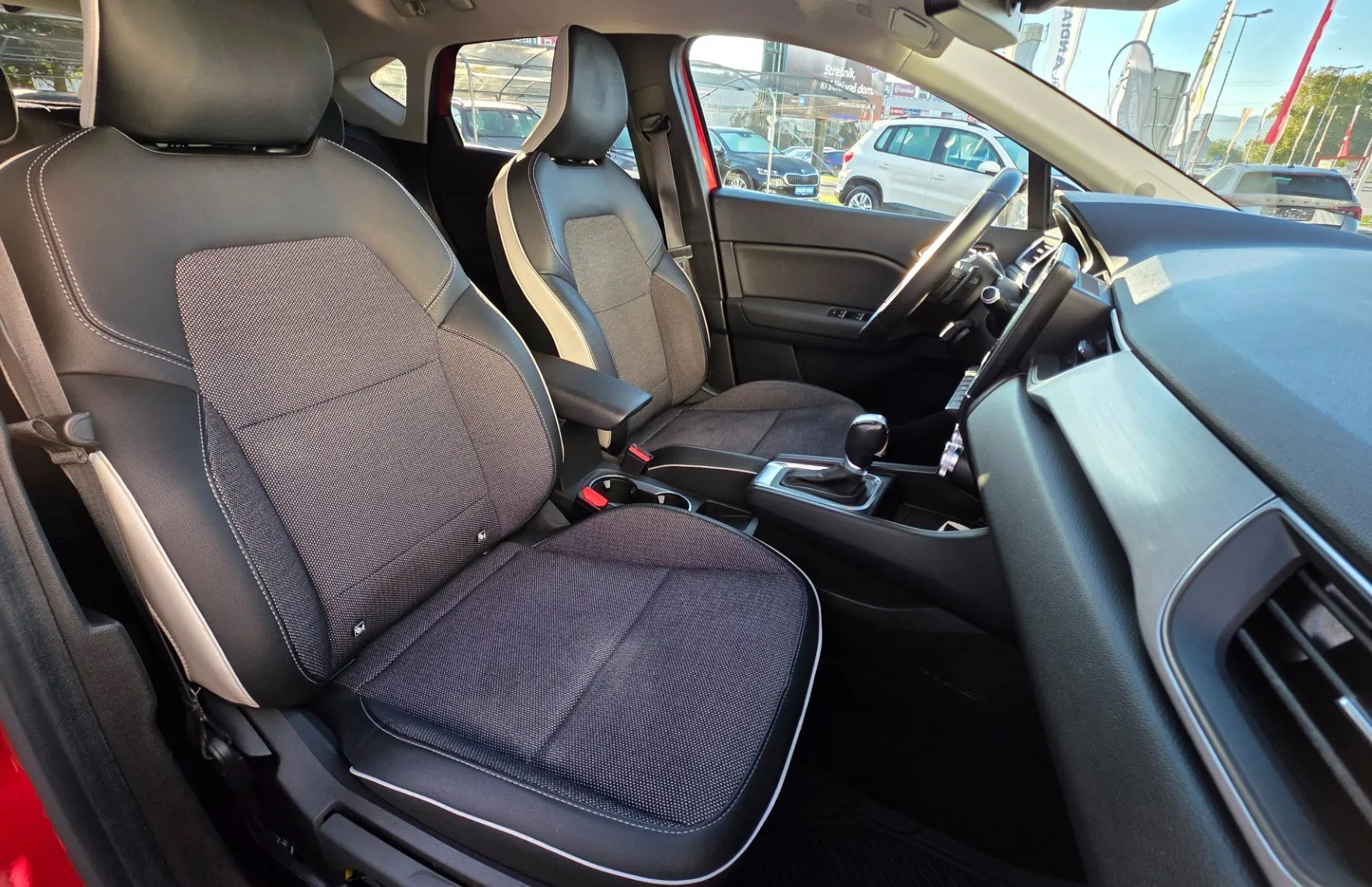 Zunanja slika - Renault Captur - dCi 115 Intens EDC, SLO,KAMERA,FULL LED,TOP STANJE - 11
