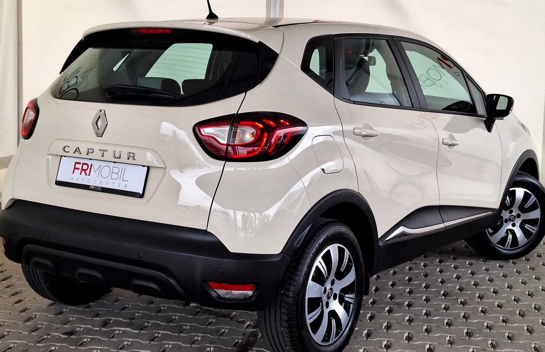 Zunanja slika - Renault Captur - TCe 90 Outdoor•Slovensko vozilo•1.Lastnik• - 3