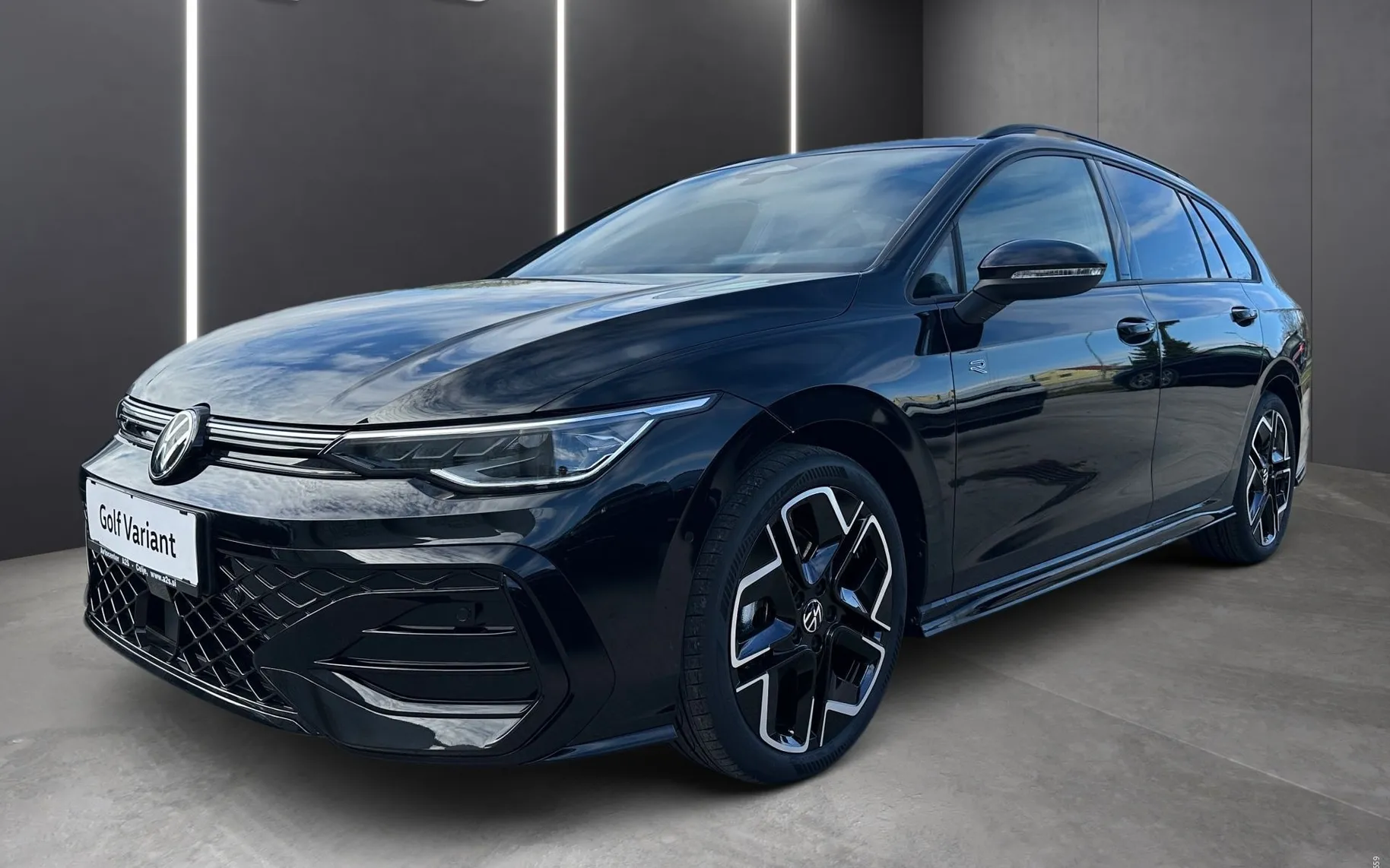 Zunanja slika - Volkswagen Golf Variant - 1.5 eTSI 4Joy DSG... - 1
