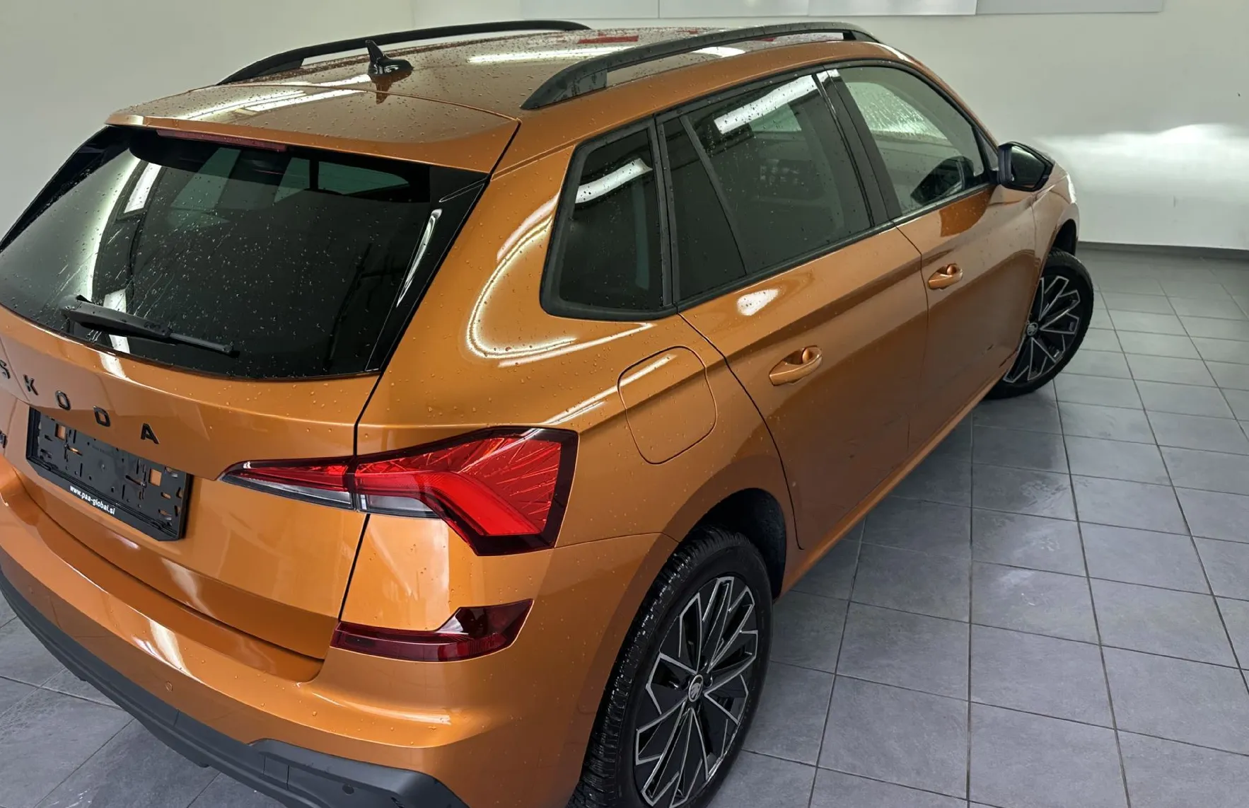 Zunanja slika - Škoda Kamiq - Selection 1.0 TSI 85 kW.LED.KAMERA.2024.23.000 KM - 14
