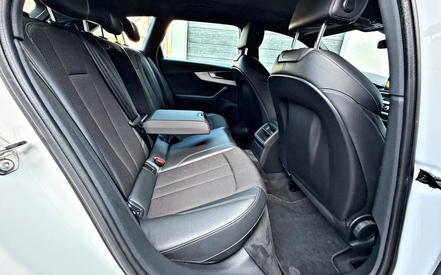Notranja slika - Audi A4 Avant - QUATTRO 3.0 TDI S TRONIC-S LINE-MATRIX-HEAD UP - 10