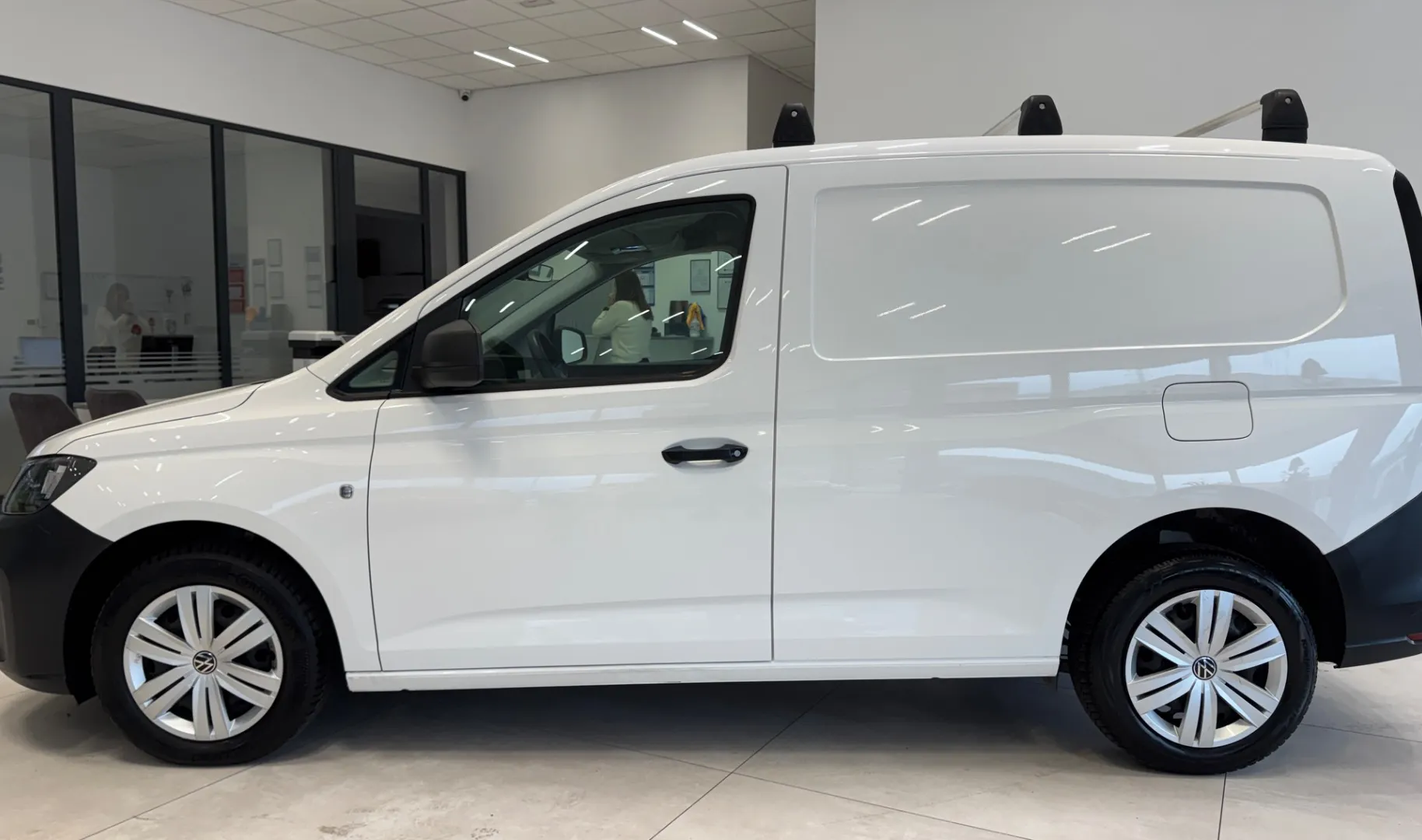Zunanja slika - Volkswagen Caddy - 2.0TDI-102KM-TEMP-BLUETOOTH-43.000KM-1.LASTNIK - 3
