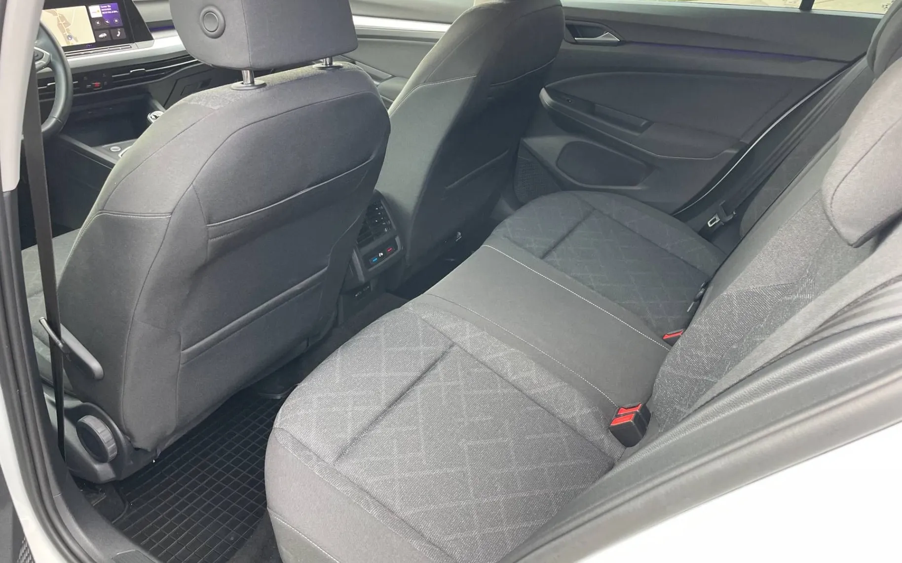 Notranja slika - Volkswagen Golf - 2.0 TDI Life-1 LASTNIK-ALU-NAVI-KAM-ODLIČEN - 12