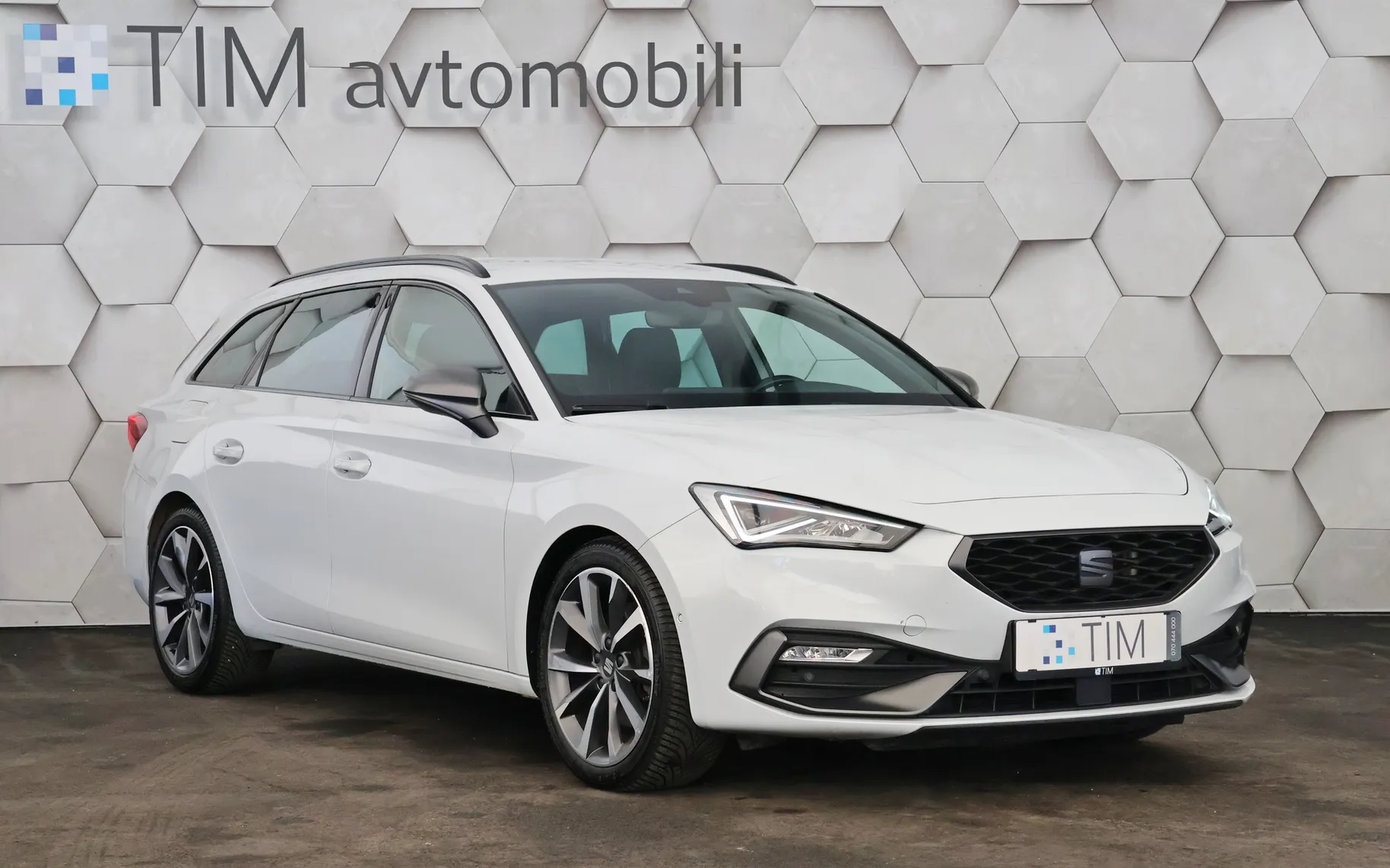 Zunanja slika - Seat Leon - Sportstourer 2.0 TDI DSG FR-Line 150KM - 2