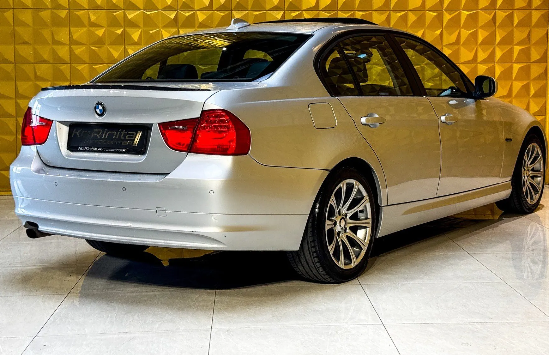 Zunanja slika - BMW Serija 3 - : 318d LCI-STREŠNO OKNO-GRETJE-NAVI-PDC... - 10