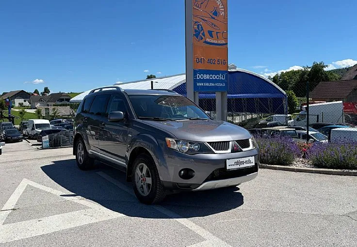 Zunanja slika - Mitsubishi Outlander - 2.0 DID Intense 4WD ZELO LEP - 1