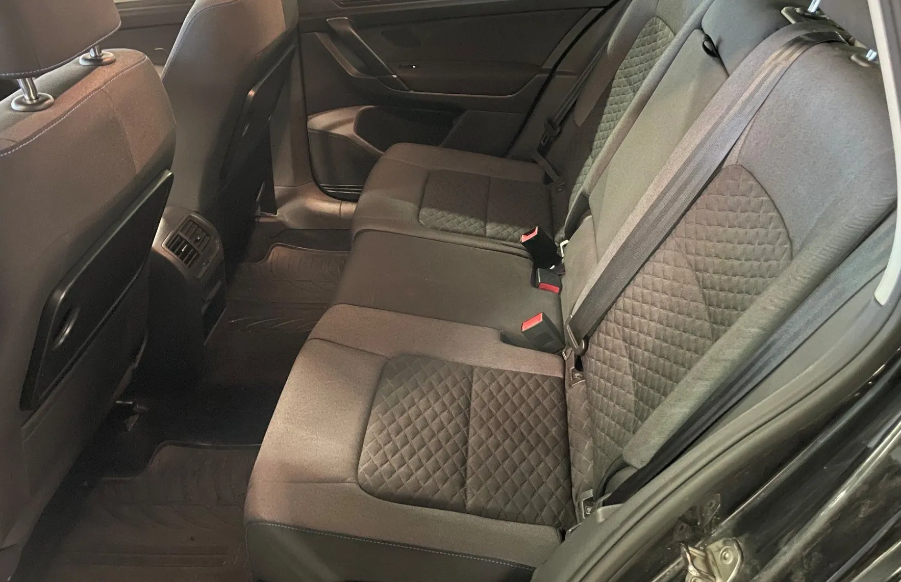 Zunanja slika - Volkswagen Golf - Sportsvan 1.5 TSI ACT Comfortline NAVI.2XPDC.OGR.SEDEŽ - 18