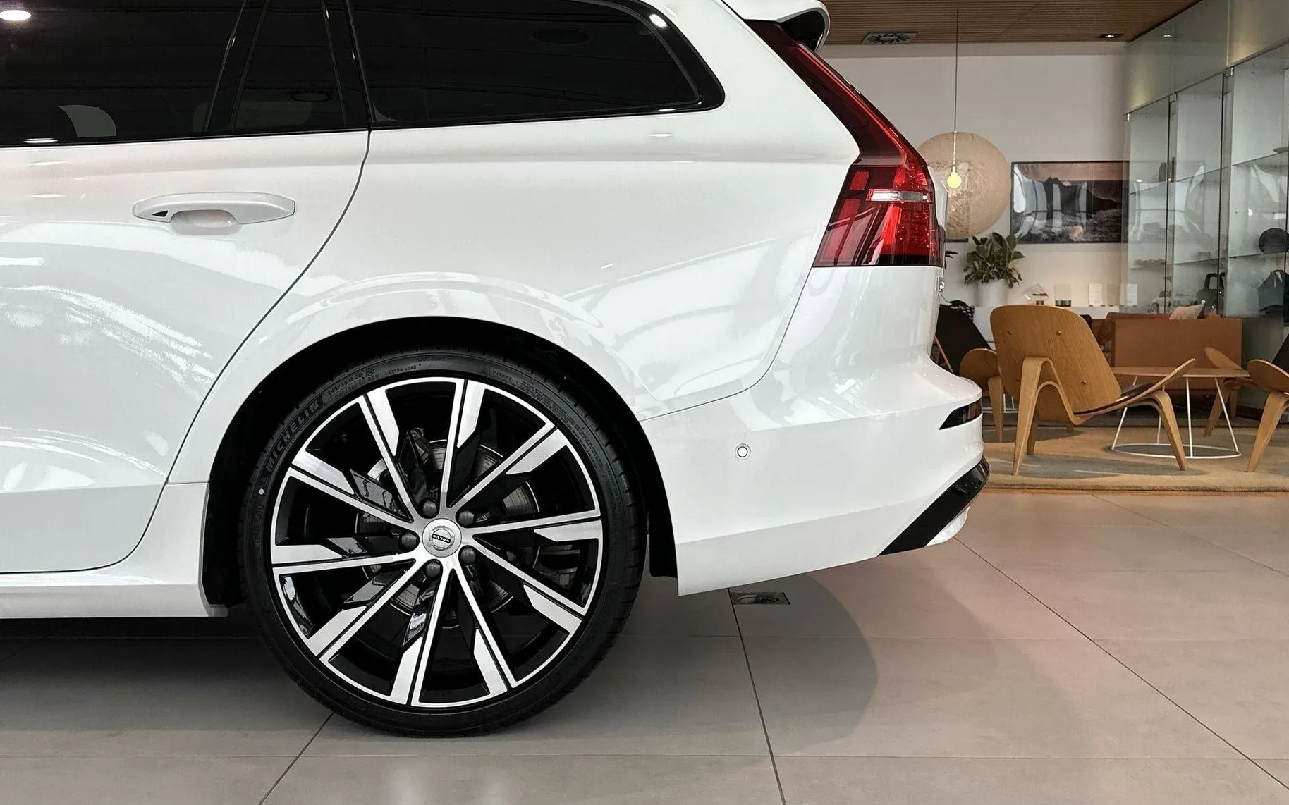 Notranja slika - Volvo V60 - B4 D Plus Dark Mild hybrid - 7