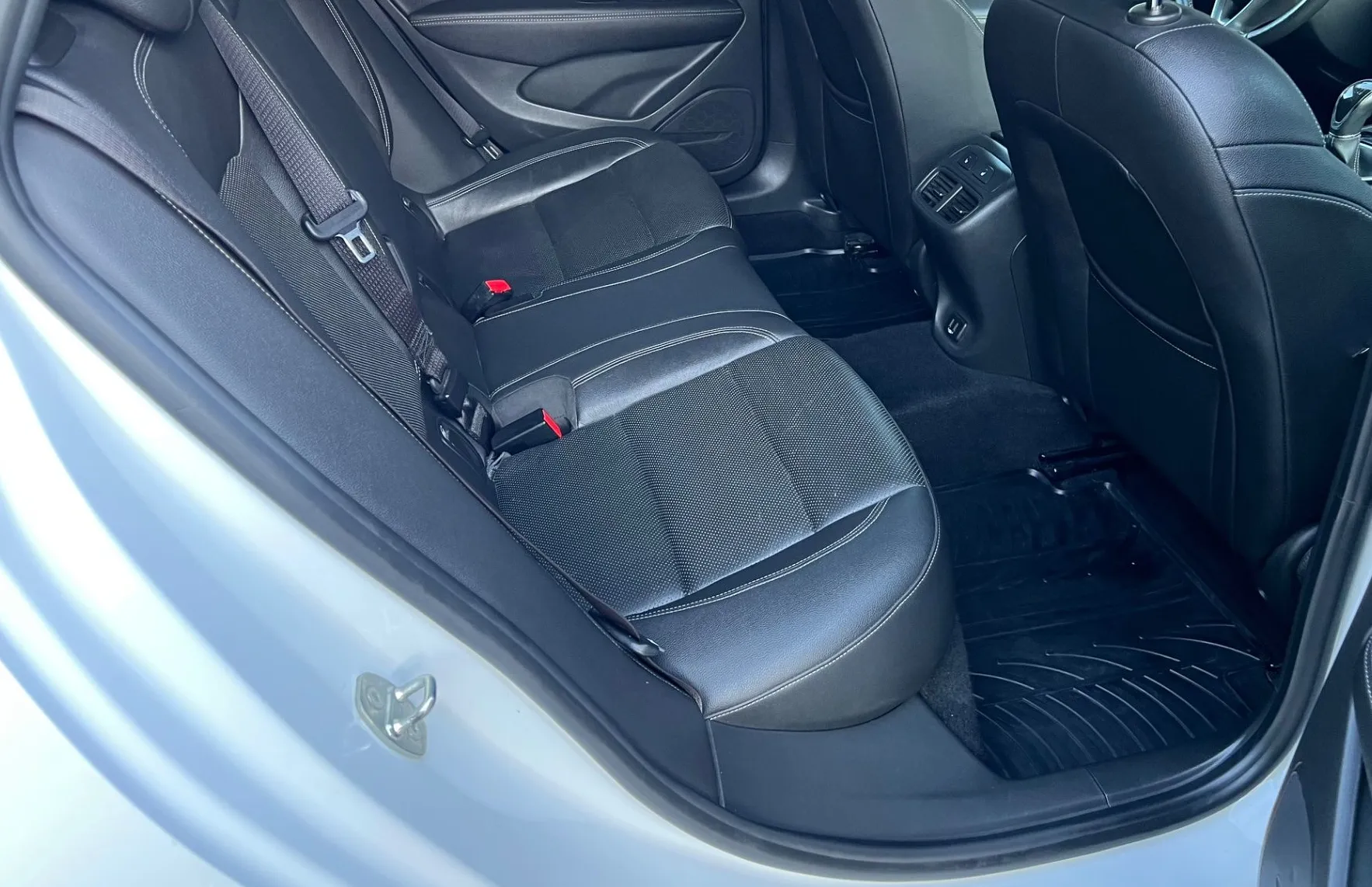 Zunanja slika - Opel Insignia - 2.0 CDTi max oprema slo vozilo znana zgodovina - 11