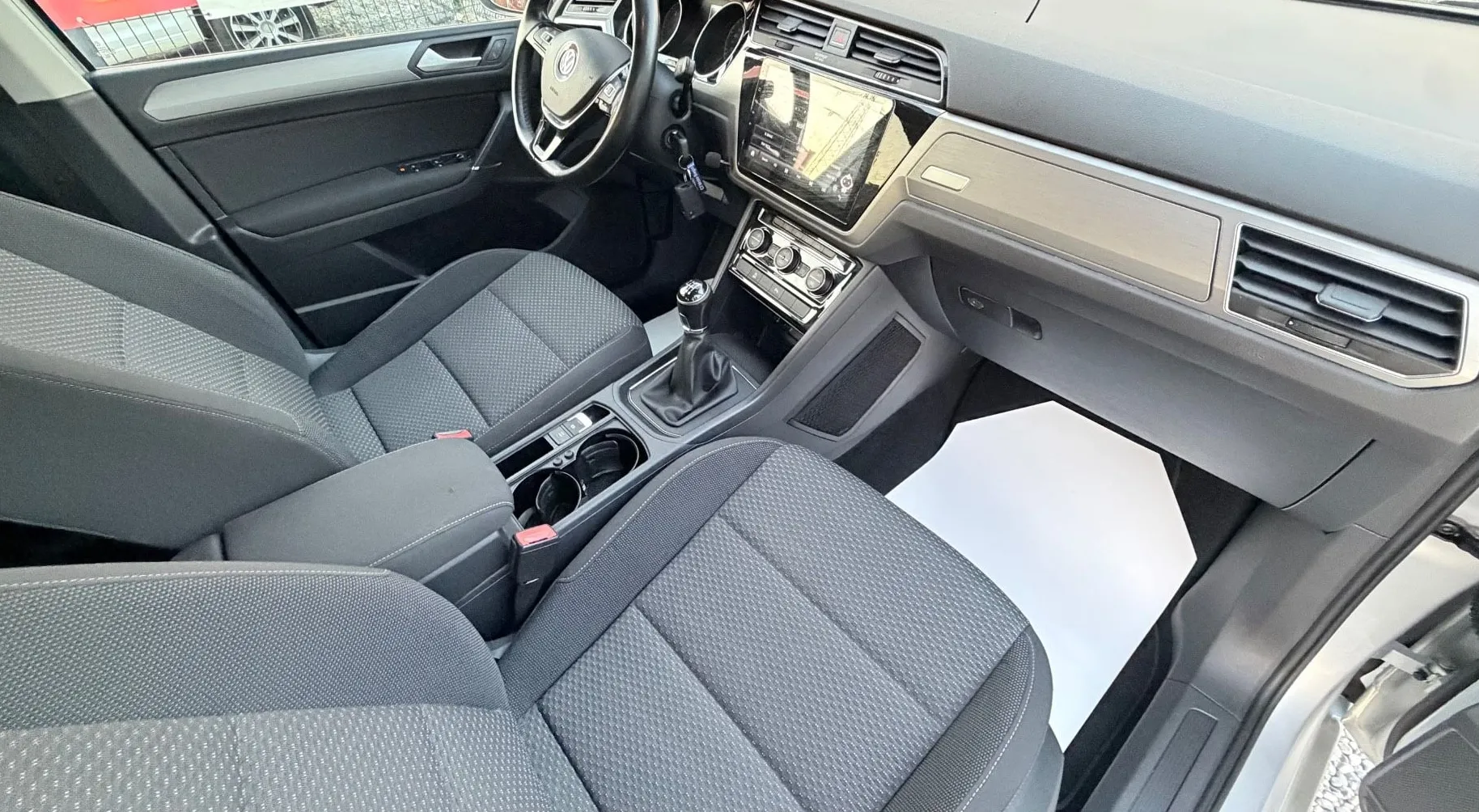 Notranja slika - Volkswagen Touran - 1.6 TDI - 7