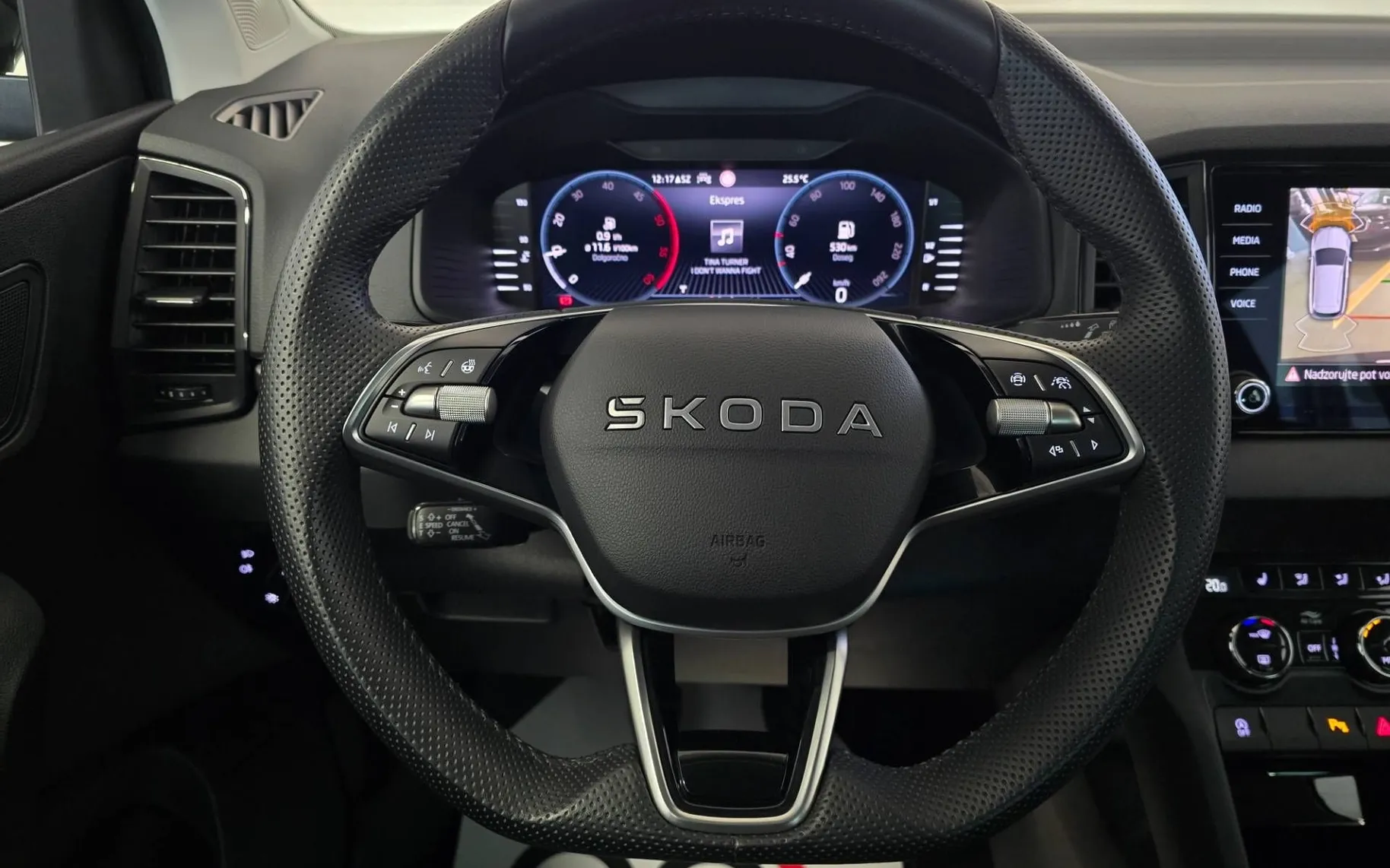 Notranja slika - Škoda Karoq - 2.0 TDI Selection - LED.virtual.kamera.asistence - 15