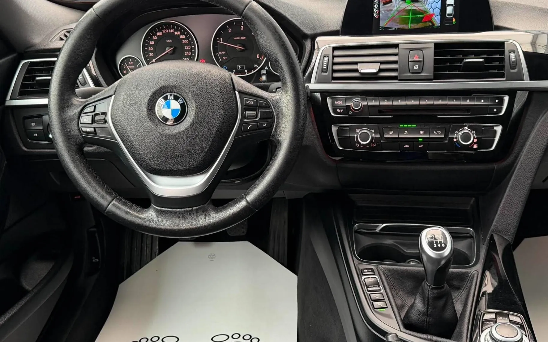 Notranja slika - BMW serija 3 Gran Turismo: - 318D•FACELIFT•XENON+LED•HEAD UP•360 KAMERE•NAVI• - 9