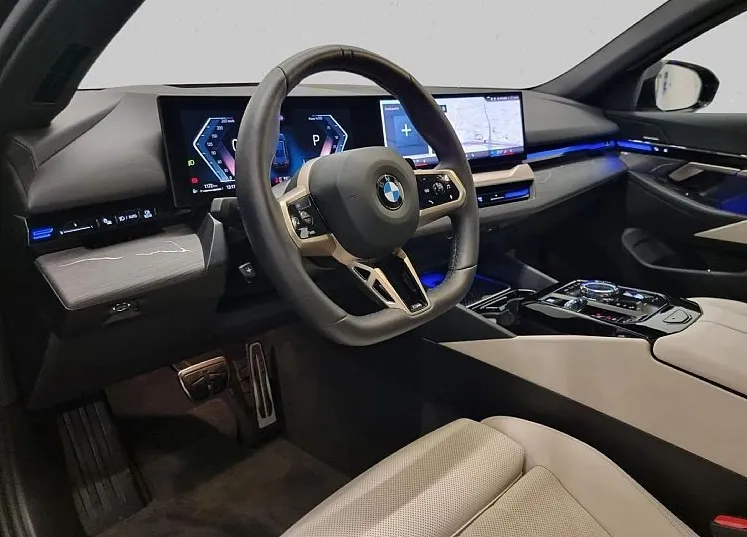 Zunanja slika - BMW Serija 5 - Touring: 540d xDrive MSport Pro HUD - ACC - Pano - 8