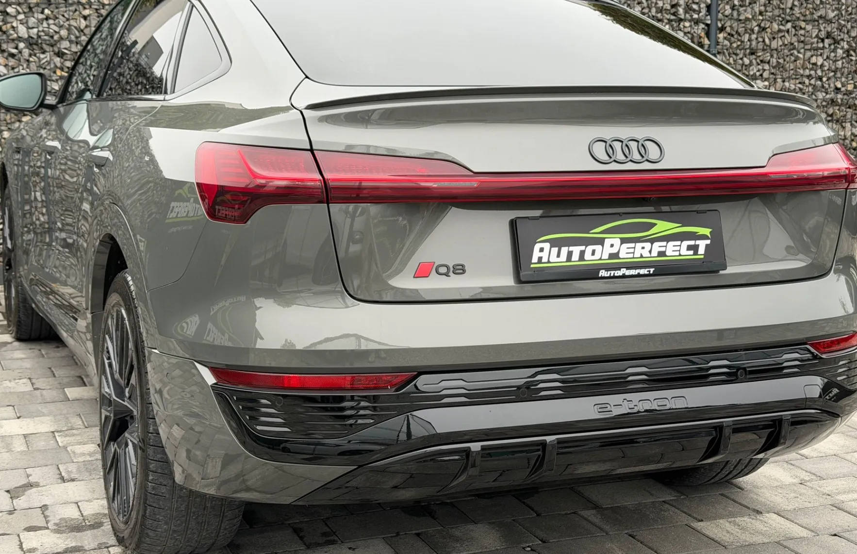 Zunanja slika - Audi Q8 e-tron Sportback - 55 quattro S-line MATRIX|KEYLESS|BO|SOFT CLOS - 4