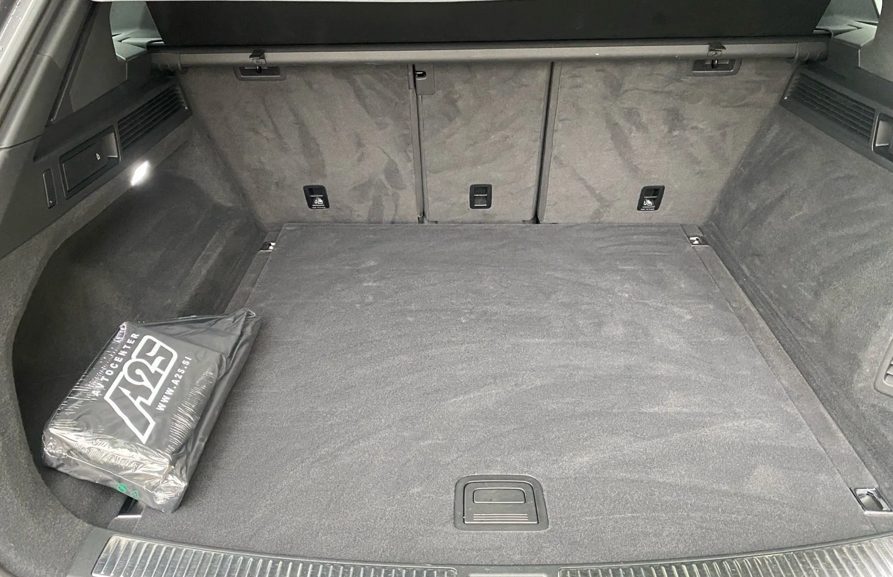 Zunanja slika - VW Touareg - V6 TFSI R-Line Panorama - Zračno - Night vision... - 12