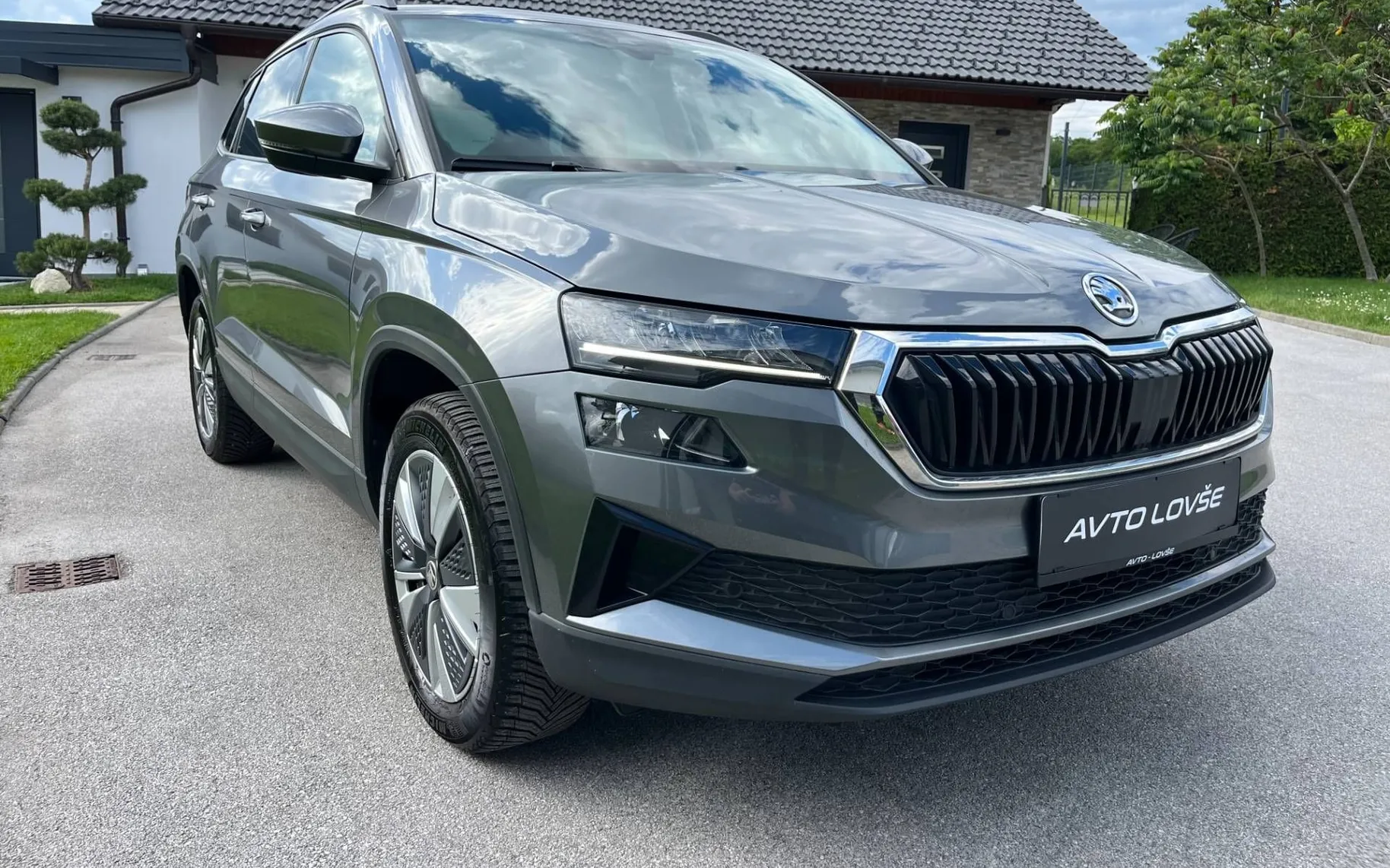 Zunanja slika - Škoda Karoq - 2.0 TDI Ambition DSG-1 LASTNIK-LED-NAVI-KAM-ODLIČN - 6