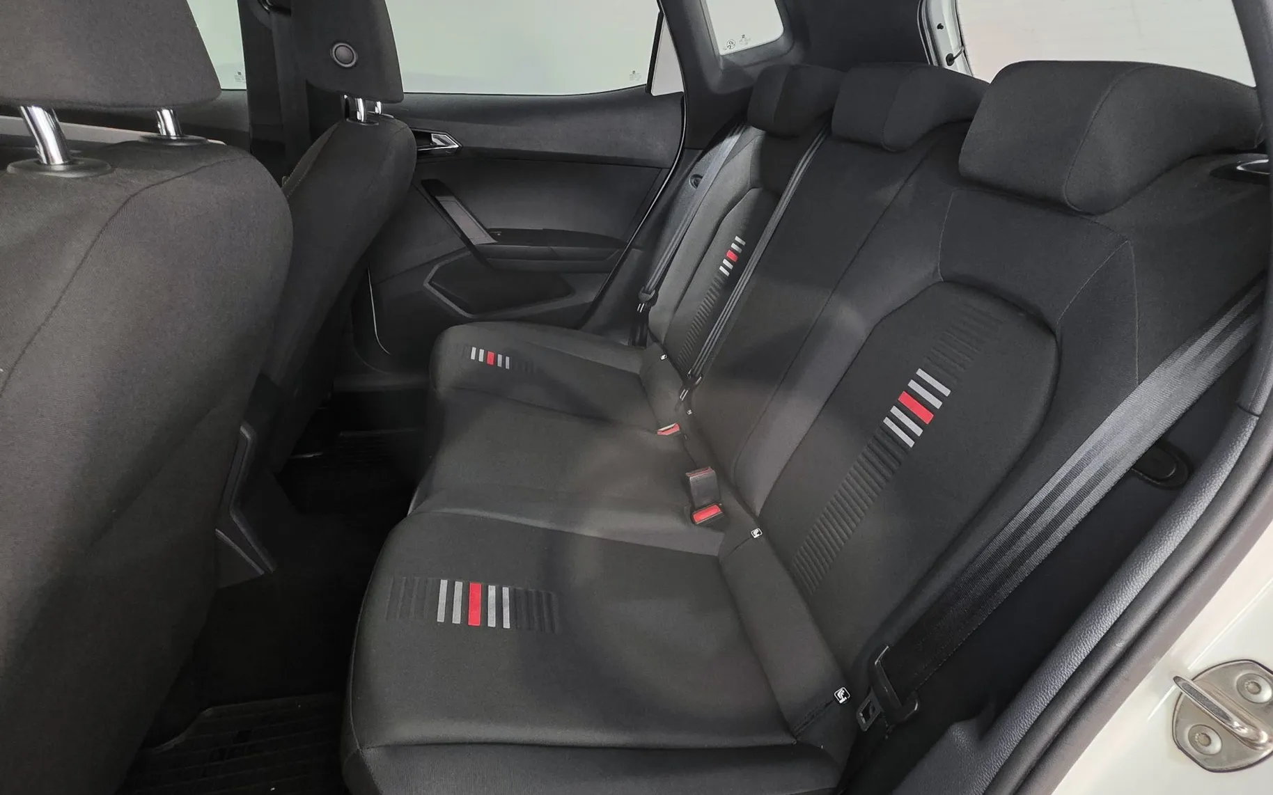 Zunanja slika - Seat Arona - 1,0 TSI FR SLO 1.LAST TEMP LED KAM ALU - 15