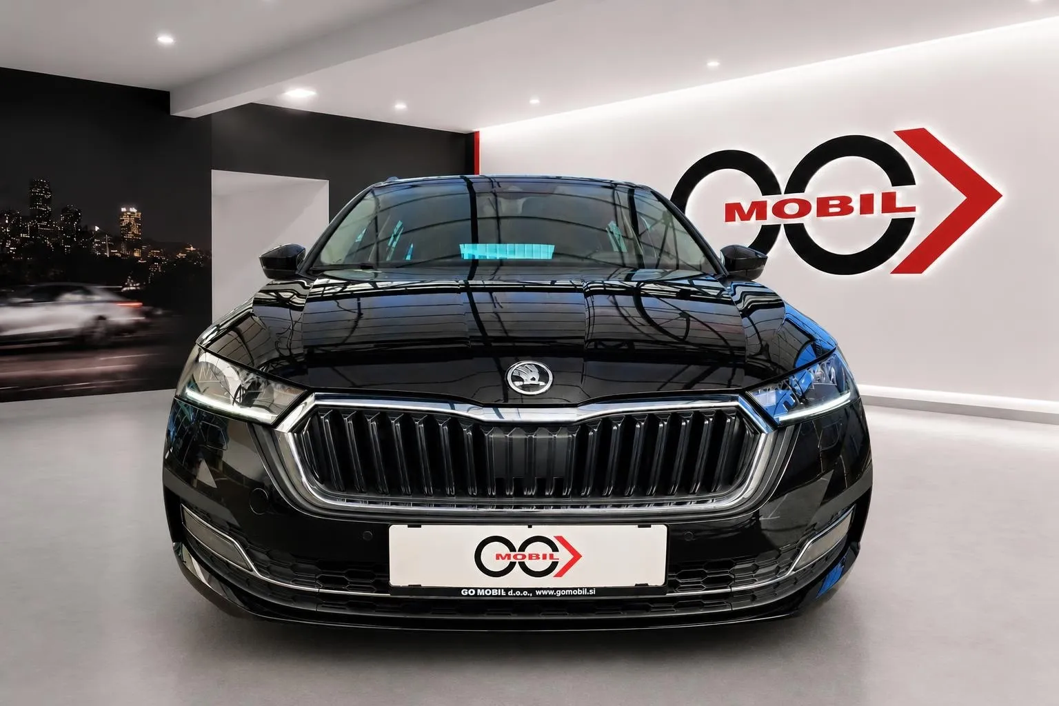 Zunanja slika - Škoda Octavia - Combi 2.0 TDI Style DSG- LED.DCC.kamera.HUD.memory - 2
