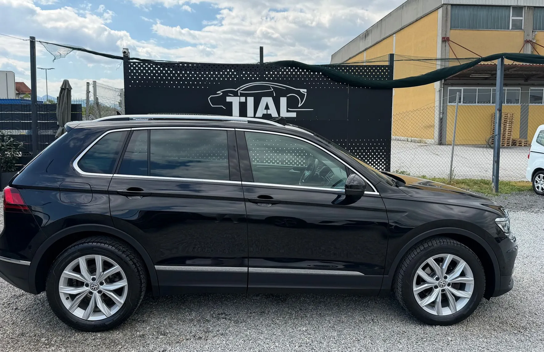 Zunanja slika - VW Tiguan - 2.0 TDI HIGHLINE-VIRTUAL-PANORAMA-NAVI-ACC-VEL.SER - 8