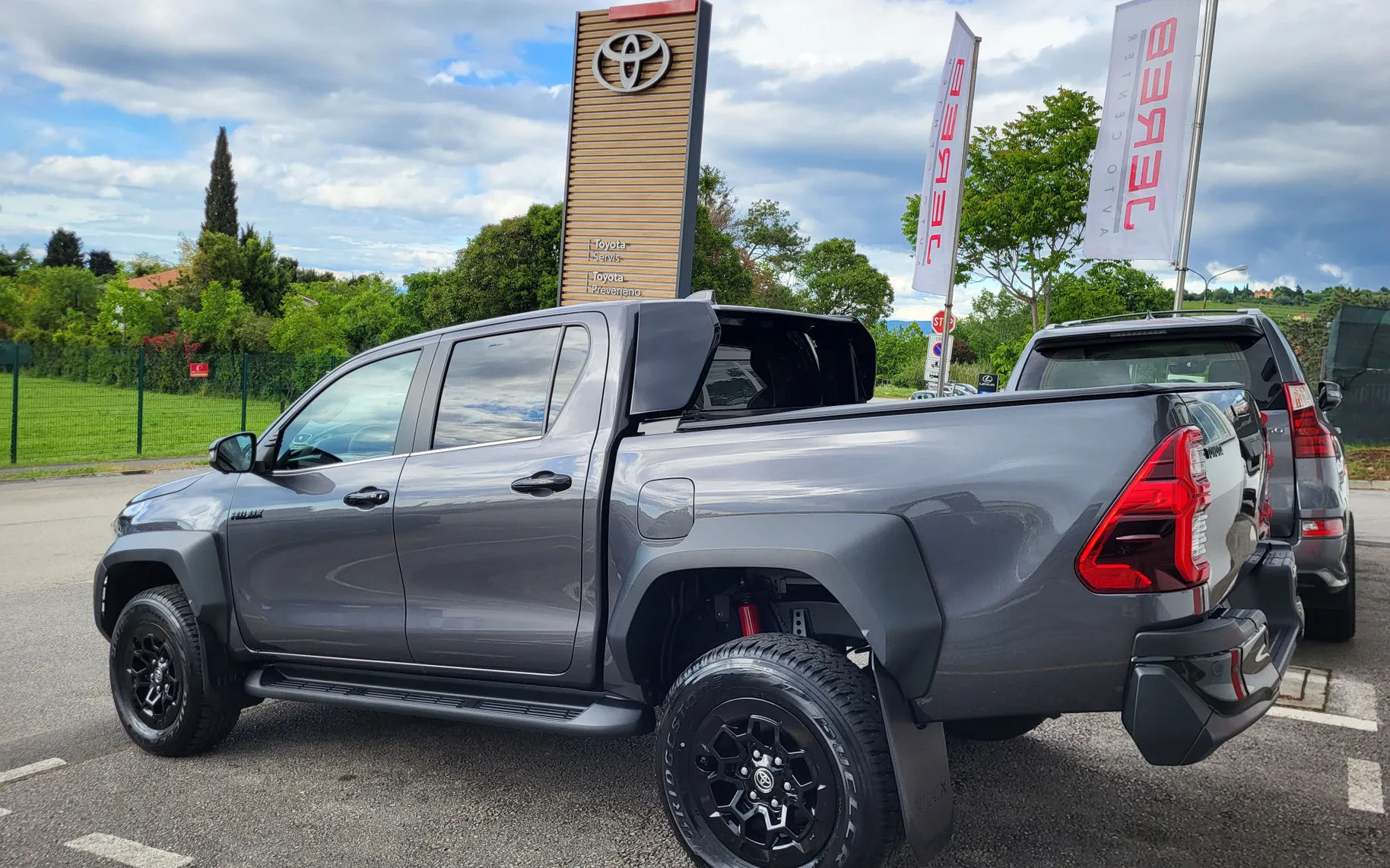 Zunanja slika - Toyota Hilux - 2.8 D-4D GR SPORT - 4