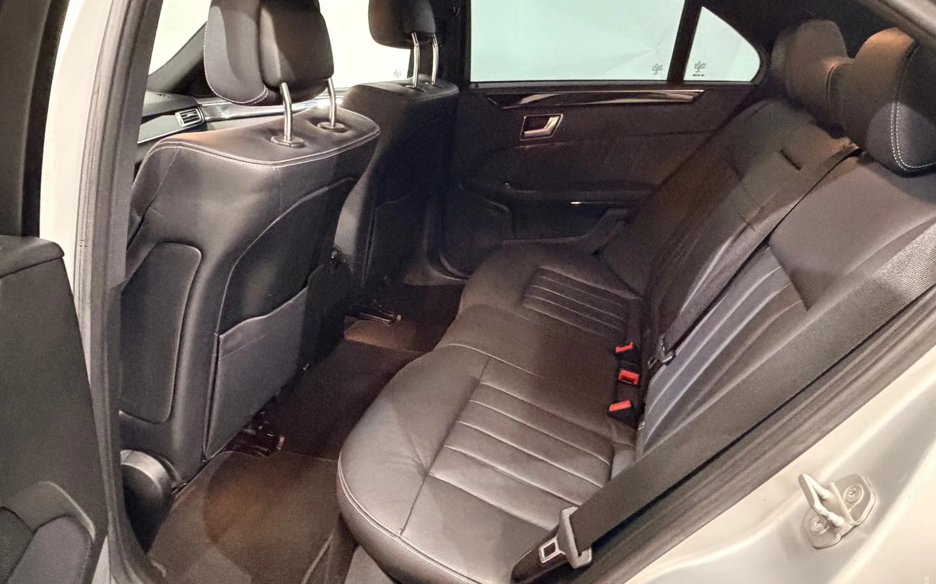 Notranja slika - Mercedes-Benz E-Razred - 200 CDI-EDITION-AUT-BI-XENON-LED-NAVIGACIJA-TEMPO. - 11