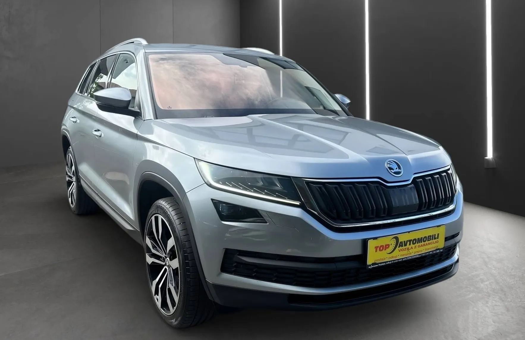 Zunanja slika - Škoda Kodiaq - 2.0 TDI FUL LED ACC NAVI VIRTUAL HI-FI KLJUKA TOP - 11