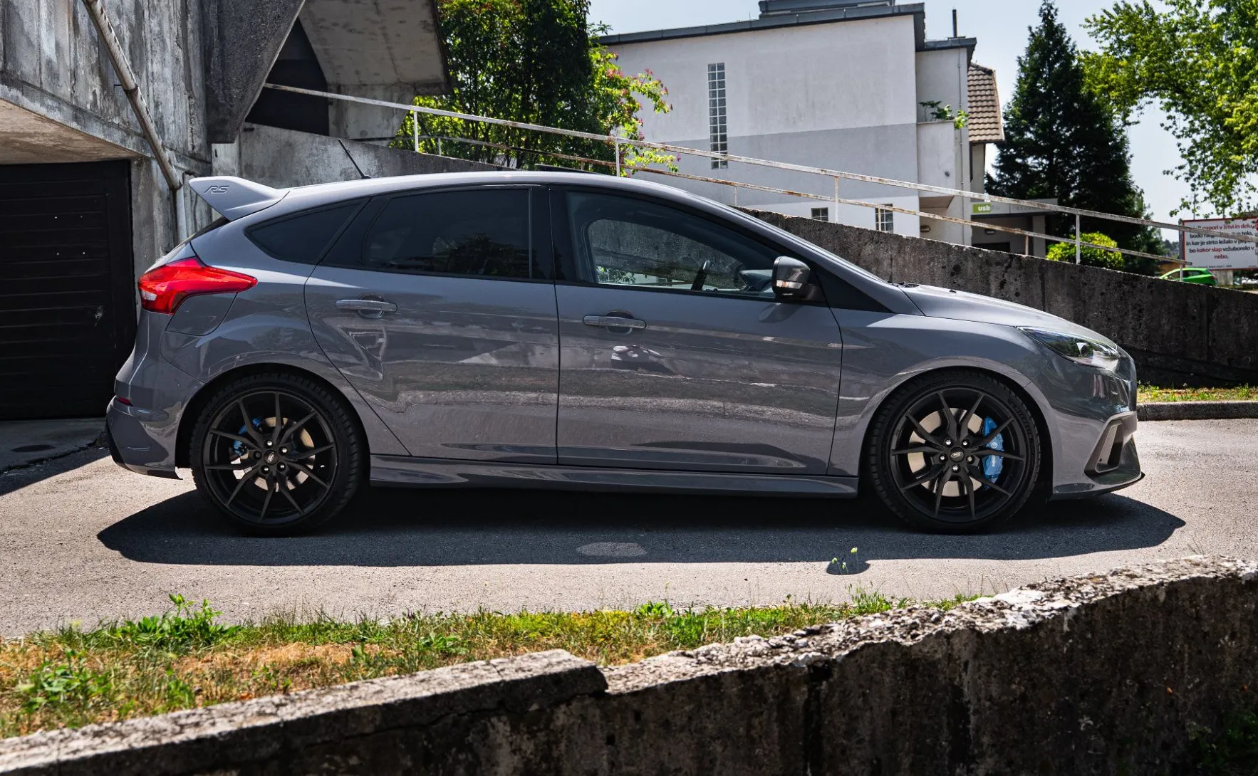 Zunanja slika - Ford Focus - RS - Recaro - SONY - Keyless - Šibedah - Xenon - 4