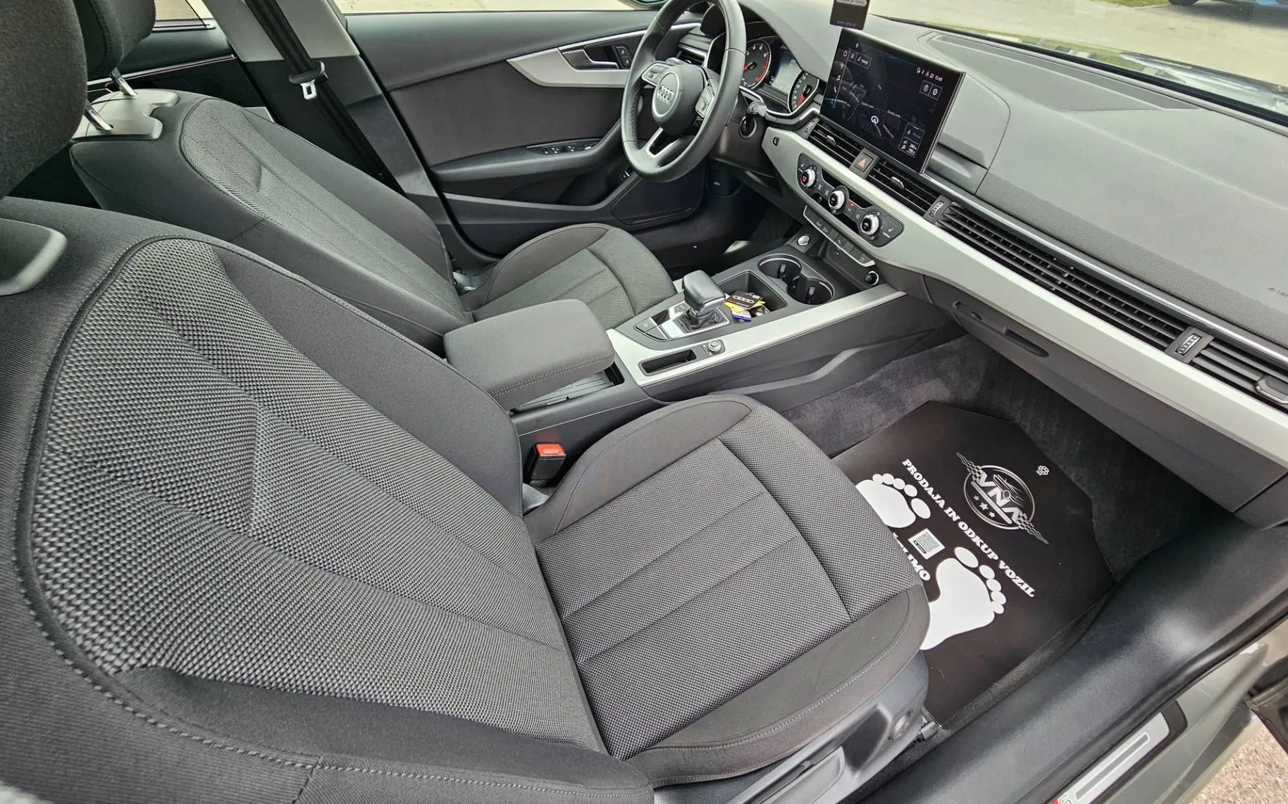 Notranja slika - Audi A4 - TFSI S-LINE |NARDO|KAMERA|NAVI|PANO|ALU18|TOP| - 10