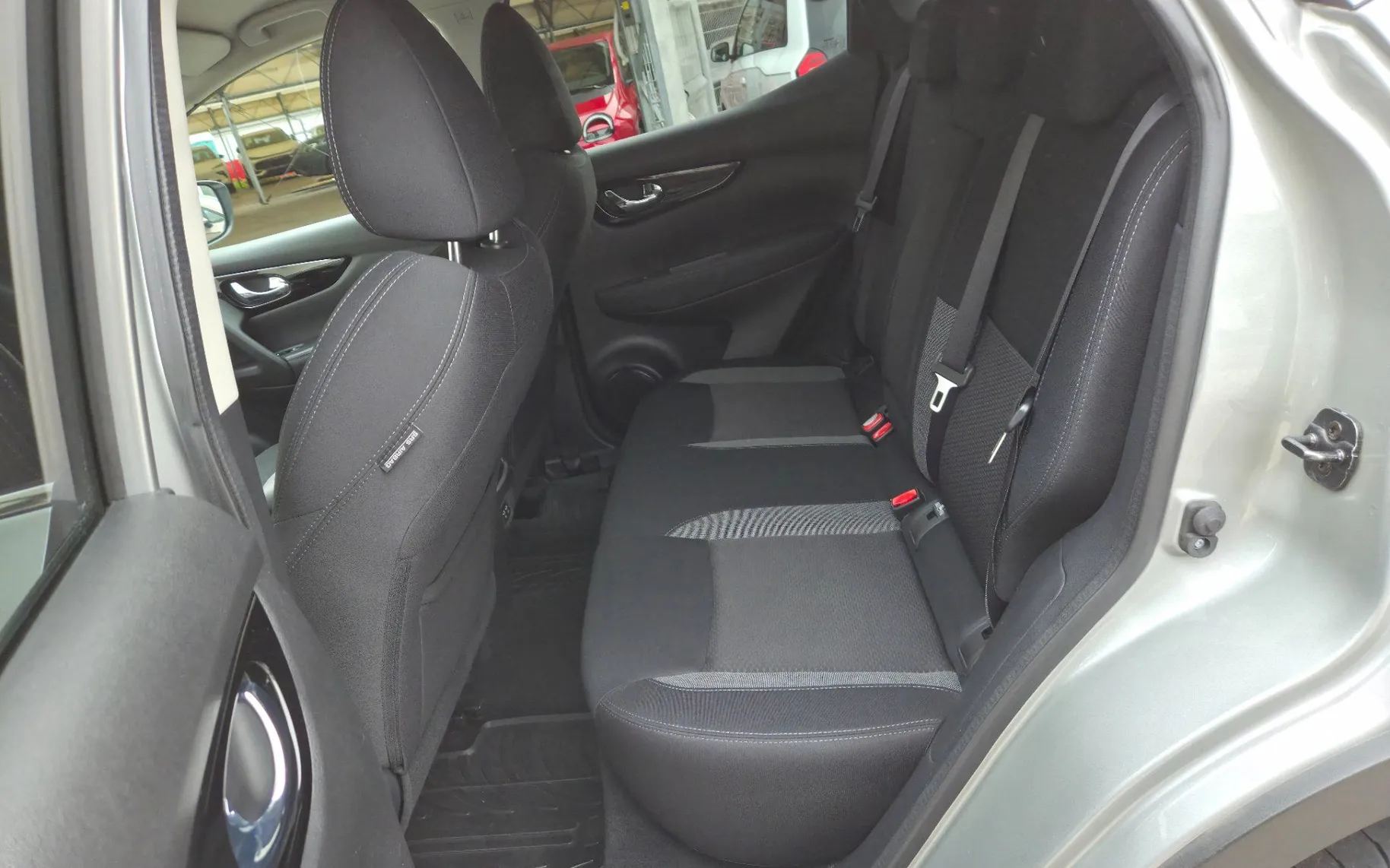 Zunanja slika - Nissan Qashqai - 1.3 DIG-T 140 Tekna 1.LASTNIK SLO.POREKLO - 12