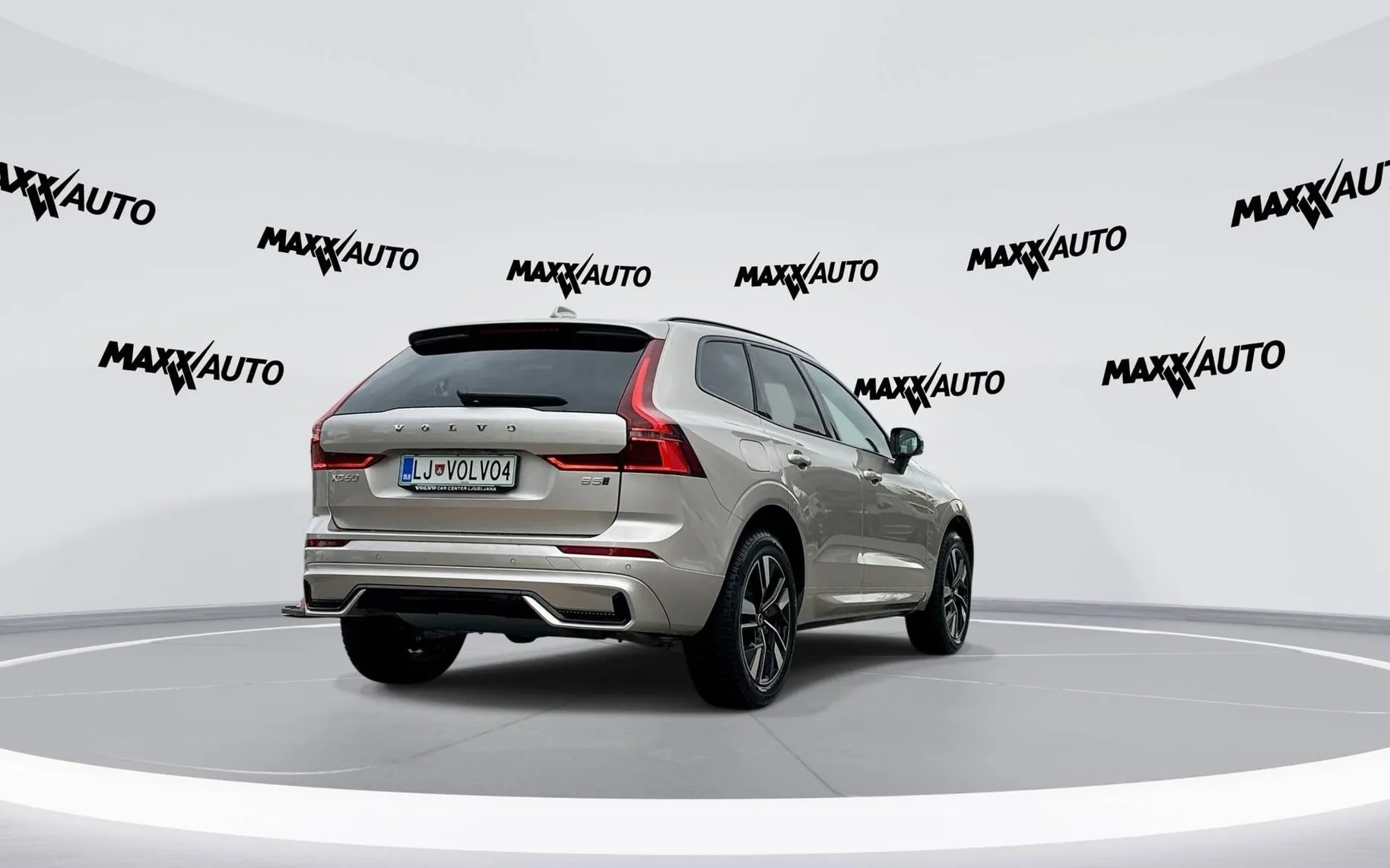Zunanja slika - Volvo XC60 - B5 P AWD Plus Dark Avt. - 5