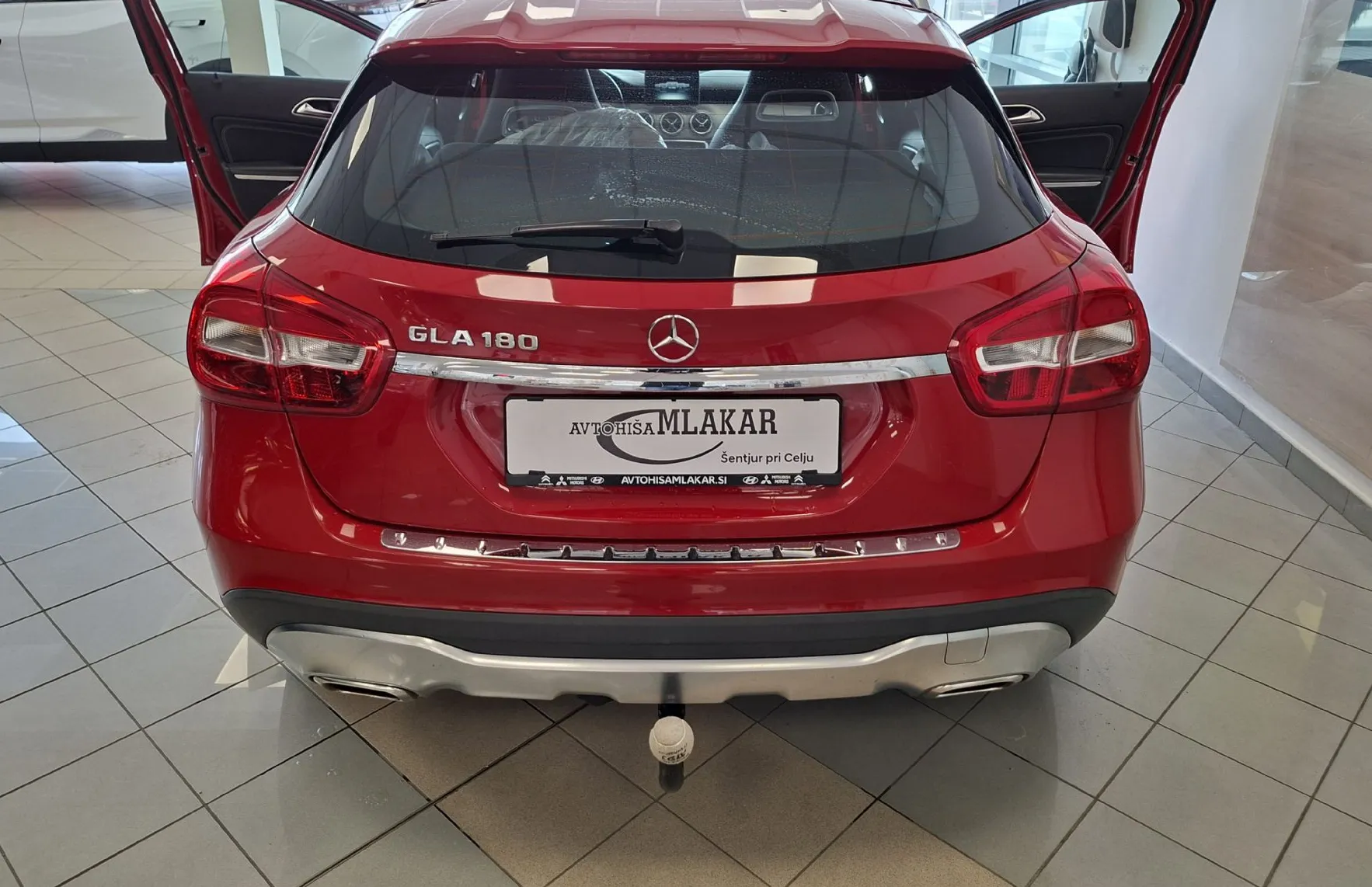 Zunanja slika - Mercedes-Benz GLA-Razred - GLA 180 URBAN - 5
