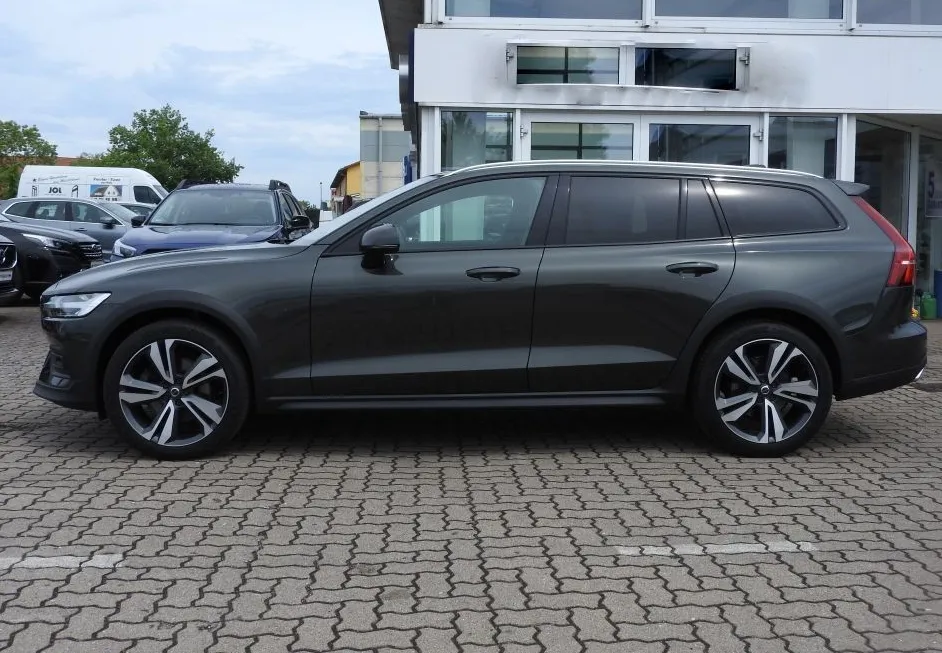 Zunanja slika - Volvo V60 Cross Country - D4 AWD AUT Momentum Pro - 2