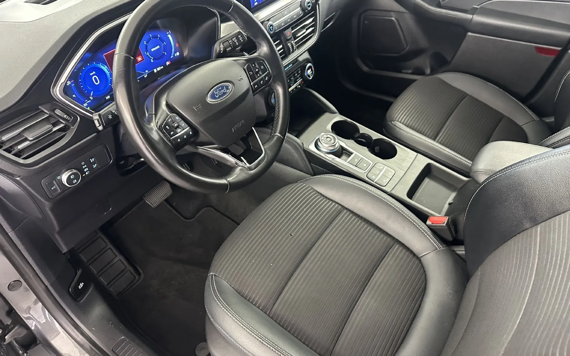 Zunanja slika - Ford Kuga - TitaniumX 2.0 EcoBlue 140kW.NEMŠKI+4ALU.KAMERA.4X4 - 14