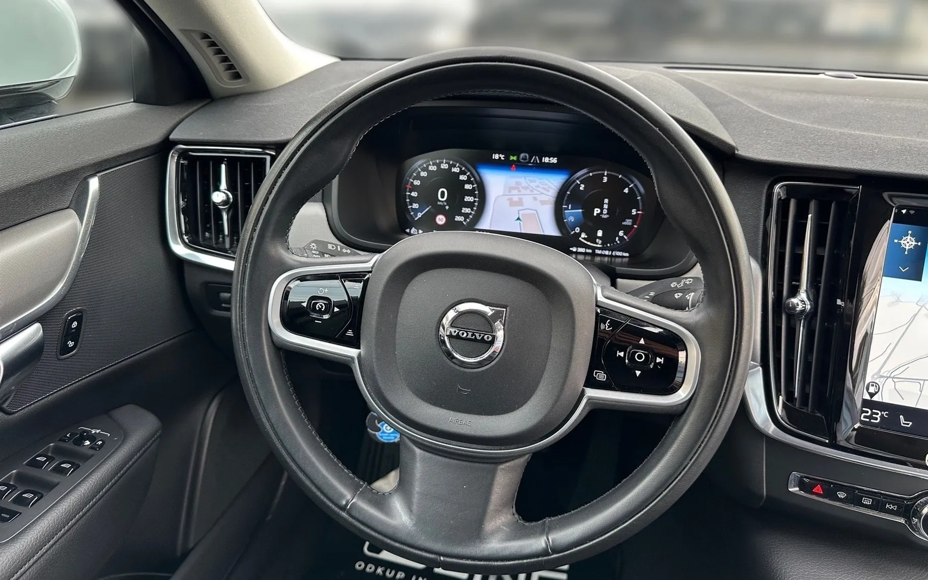 Notranja slika - Volvo V90 - B4 Momentum Pro+MODIFICIRAN+FULL LED+VIRTUAL+PER.. - 11