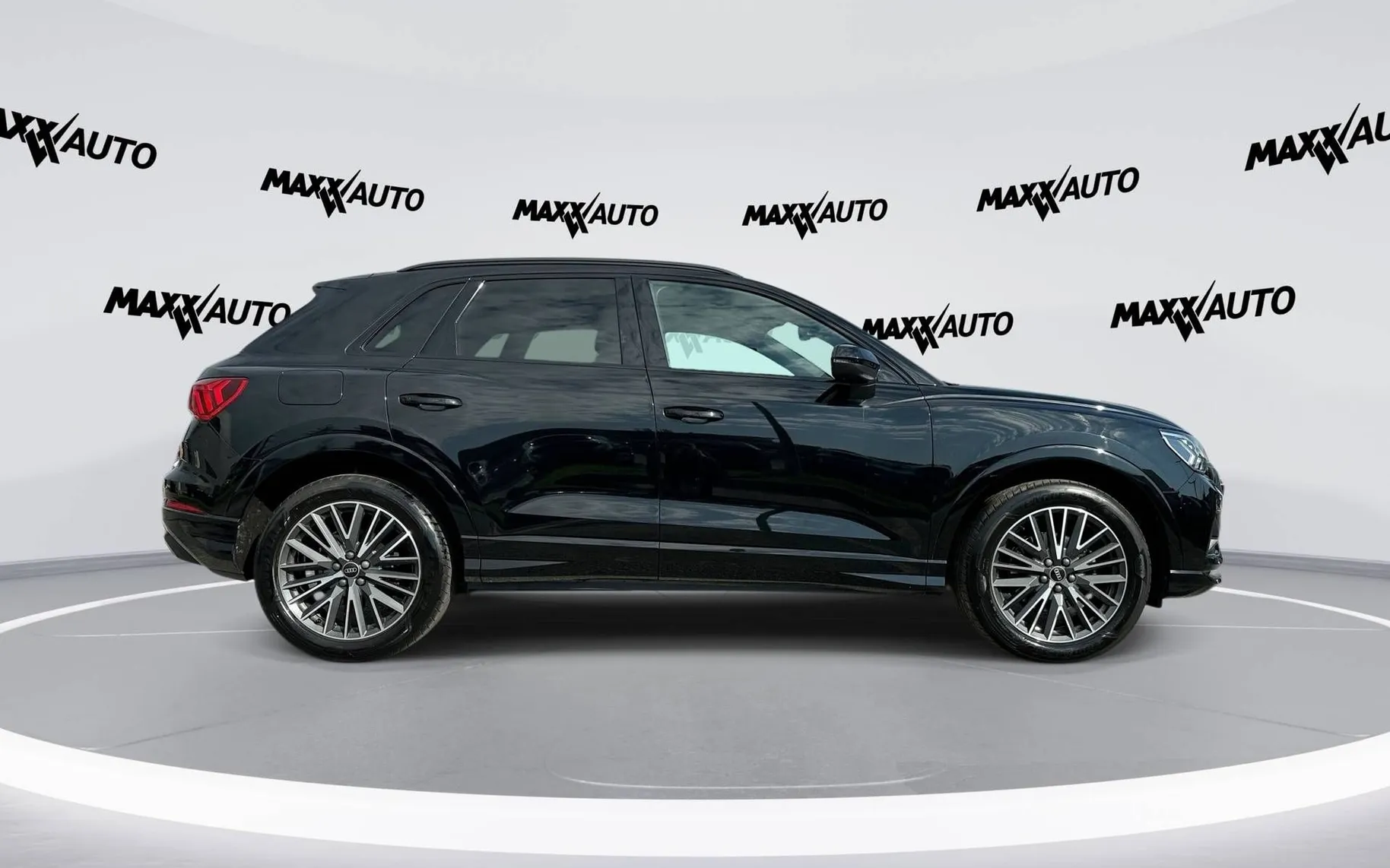 Notranja slika - Audi Q3 - 35 TDI SPORT S tronic - 8