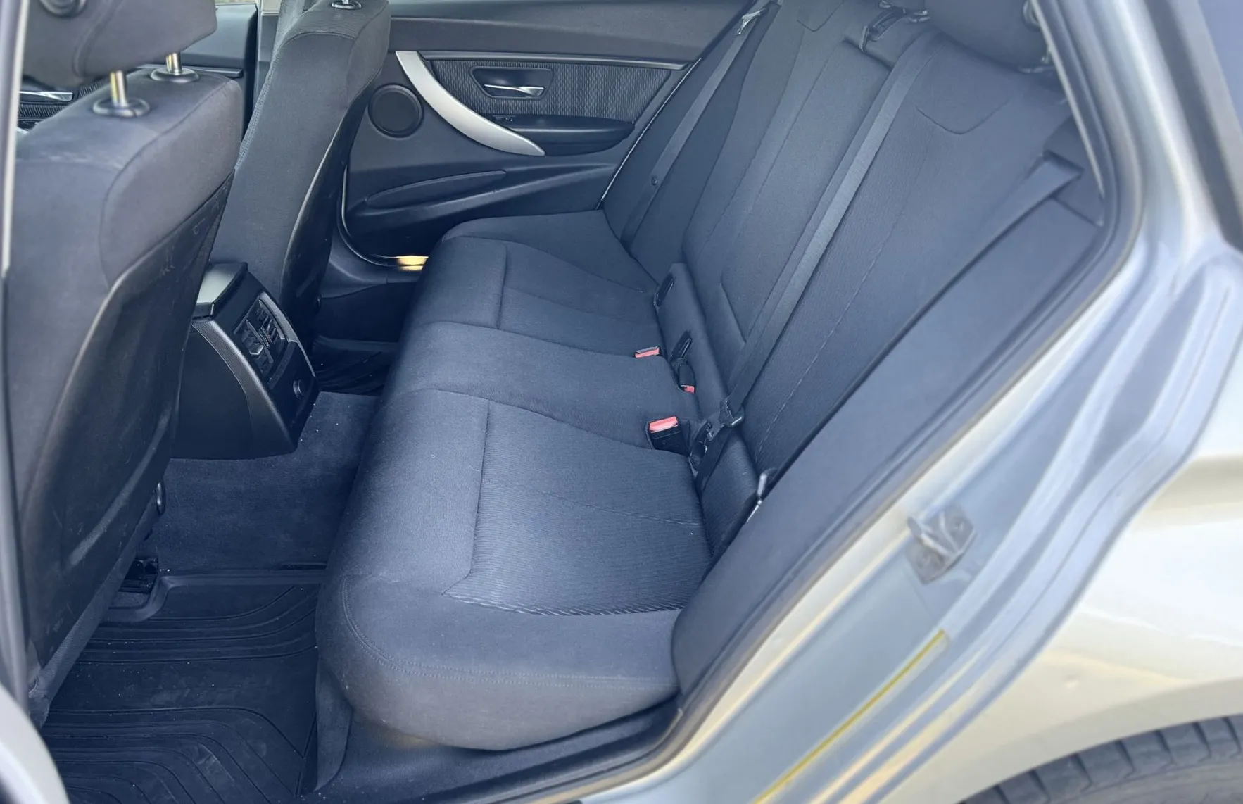 Zunanja slika - BMW Serija 3 - Touring: 318d AUT alu-pdc-navi-acc-gretje sedežev-servis - 5