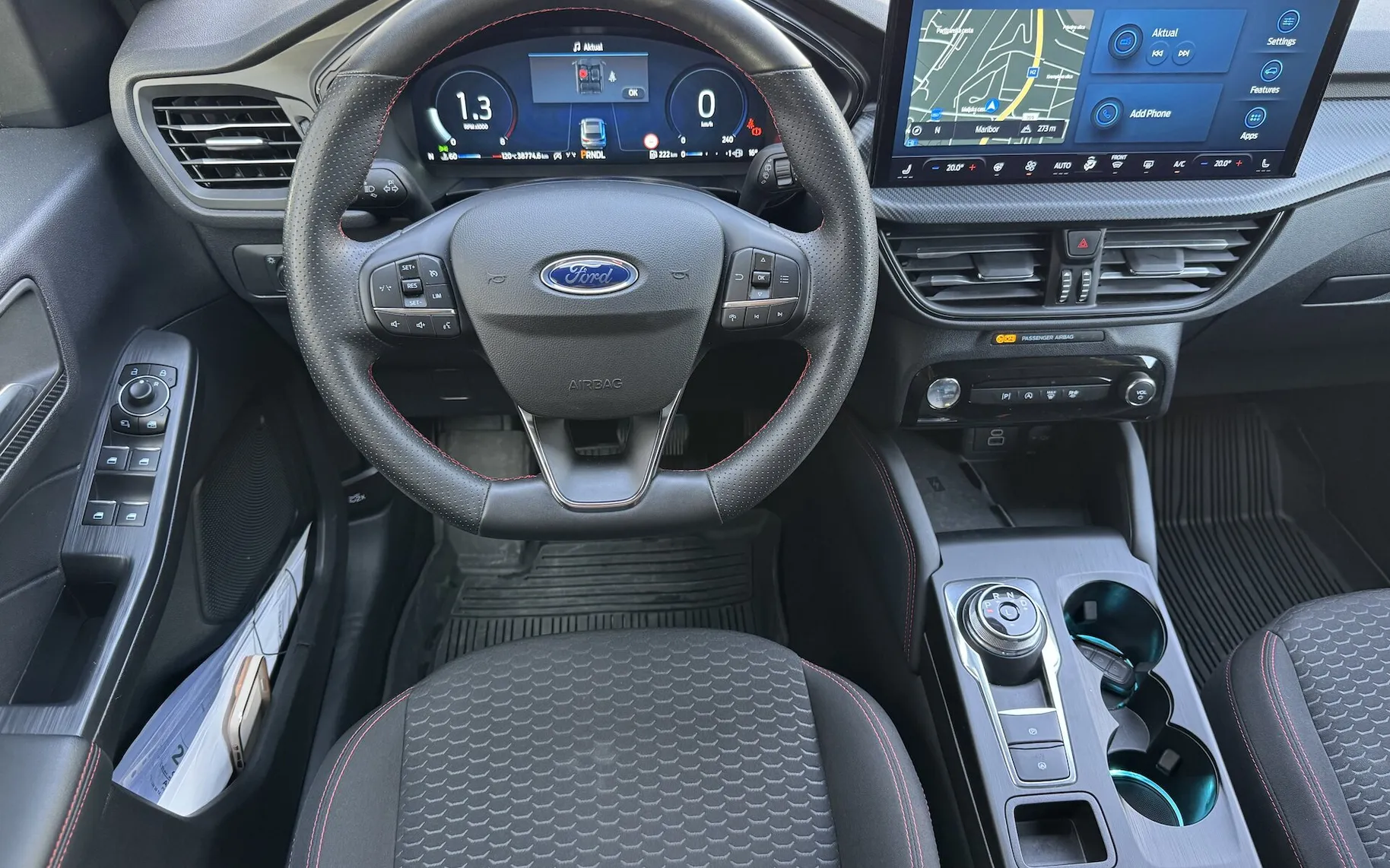 Zunanja slika - Ford Kuga - 1.5 EcoBoost ST-LINE AVT 186KM SLO 1.LAST FULL LED - 14