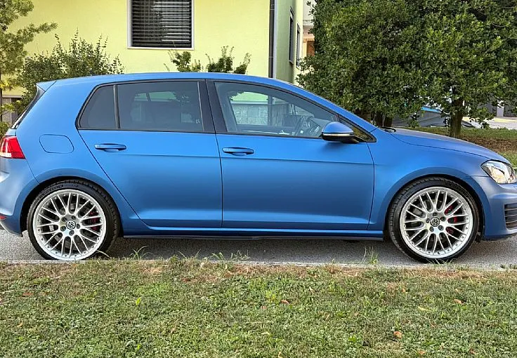 Zunanja slika - Volkswagen Golf - 2.0 GTI - 4