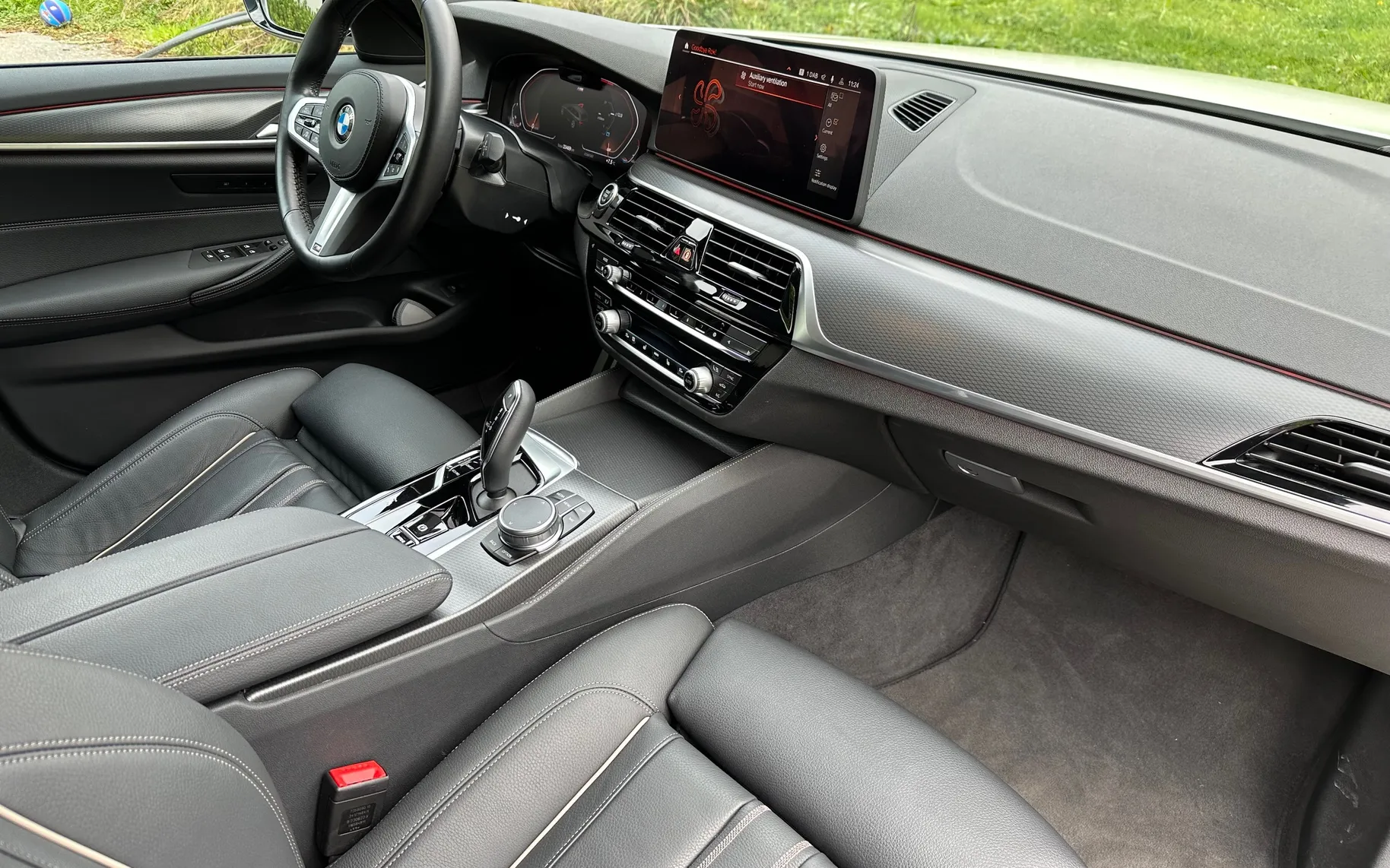Notranja slika - BMW Serija 5 - 530d Touring Avt. - 6