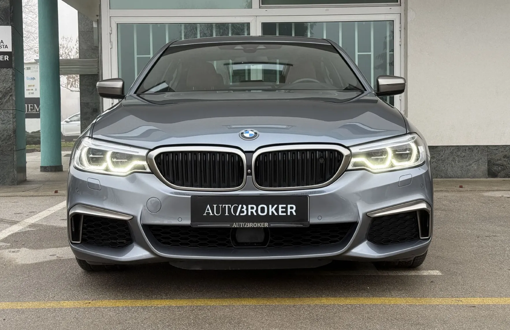 Zunanja slika - BMW Serija 5 - : M550i xDrive – masaža. HUD. M paket. WEBASTO - 2