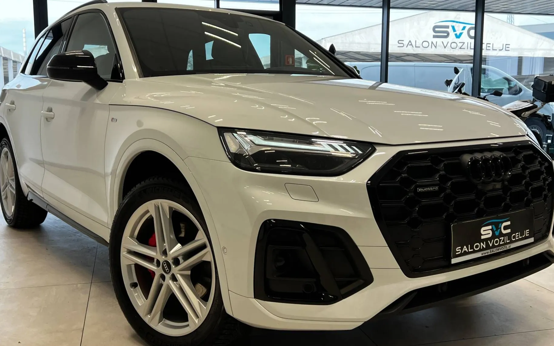 Zunanja slika - Audi Q5 - 40 TDI-Q-S-LINE-MATRIX-HUD-VIRTUAL-KAM360-KEYLESS - 5